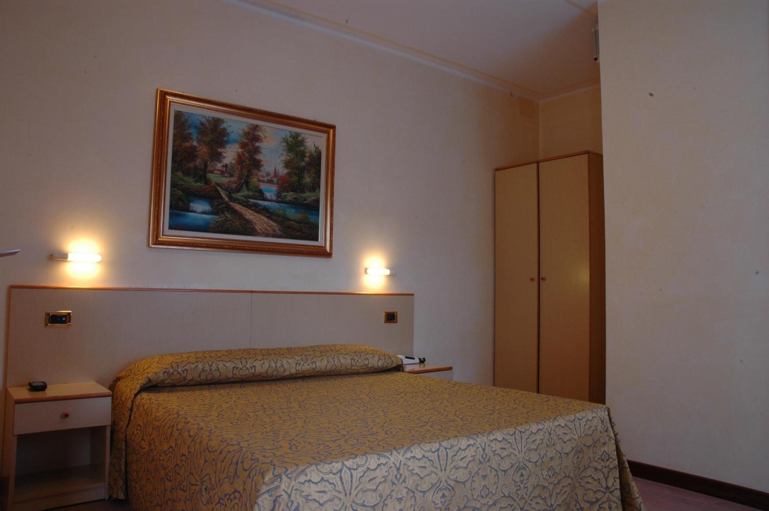 Economy Double or Twin Room - Photo 2