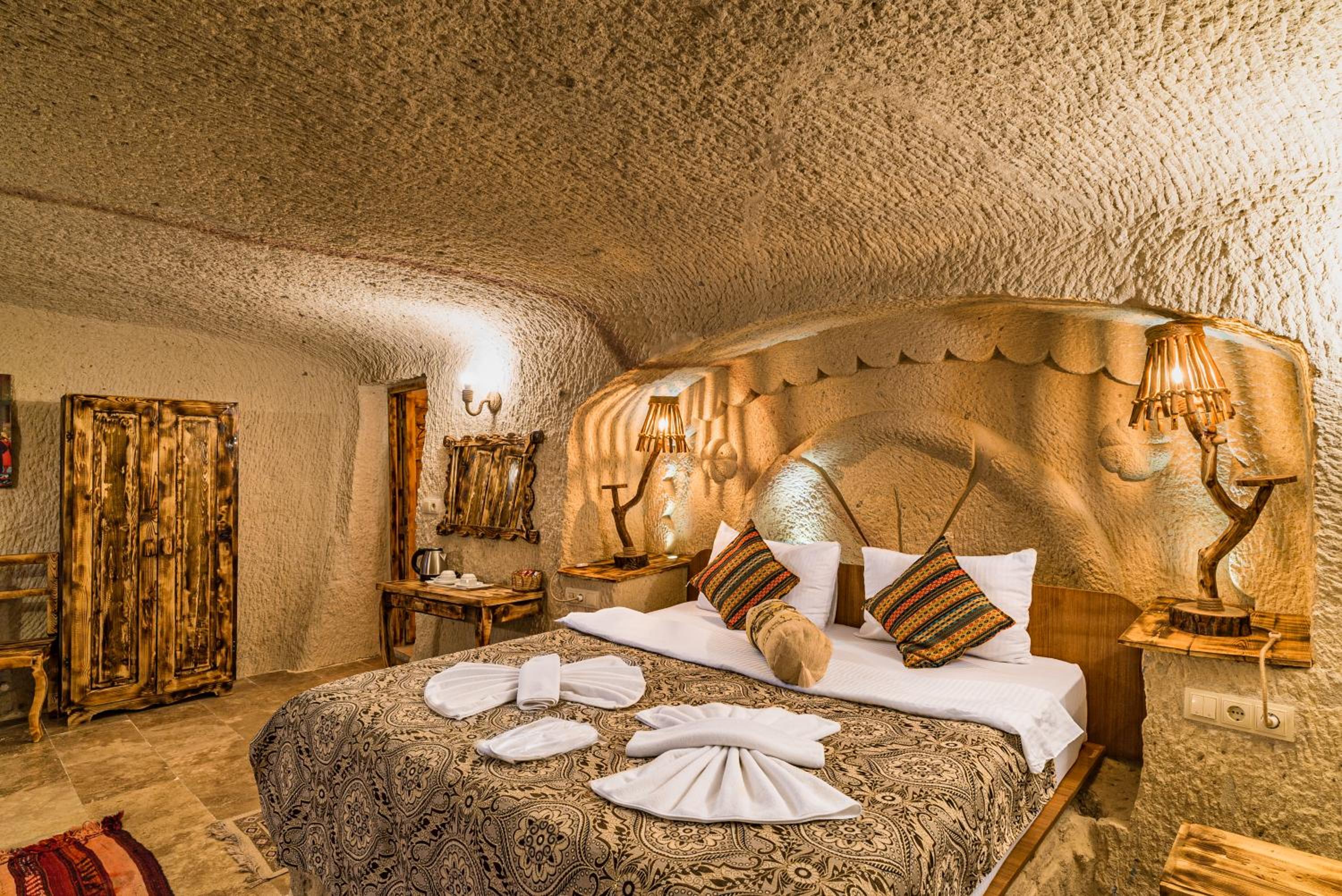 Deluxe King Suite - Photo 111