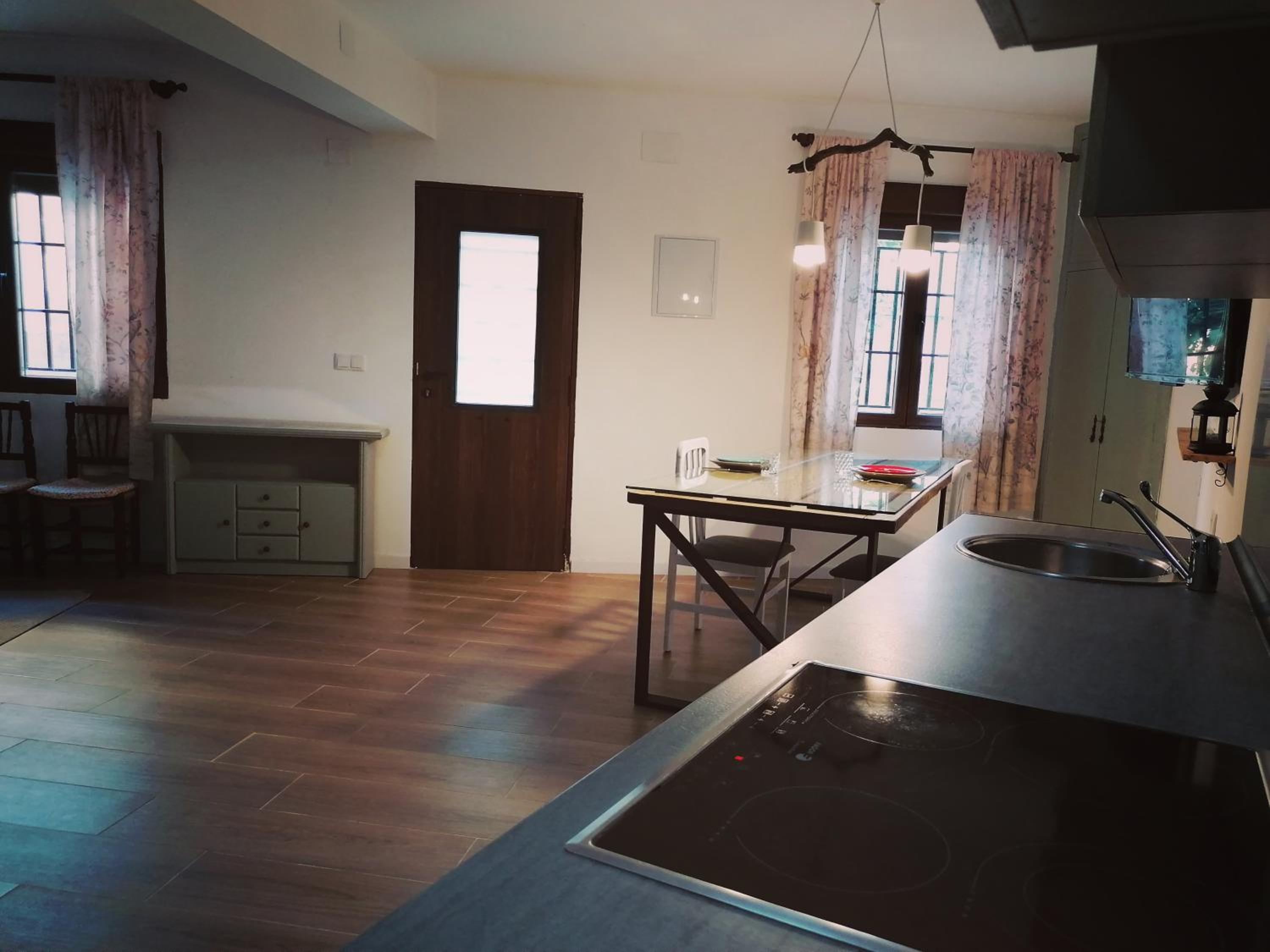 Two-Bedroom House - Photo 20