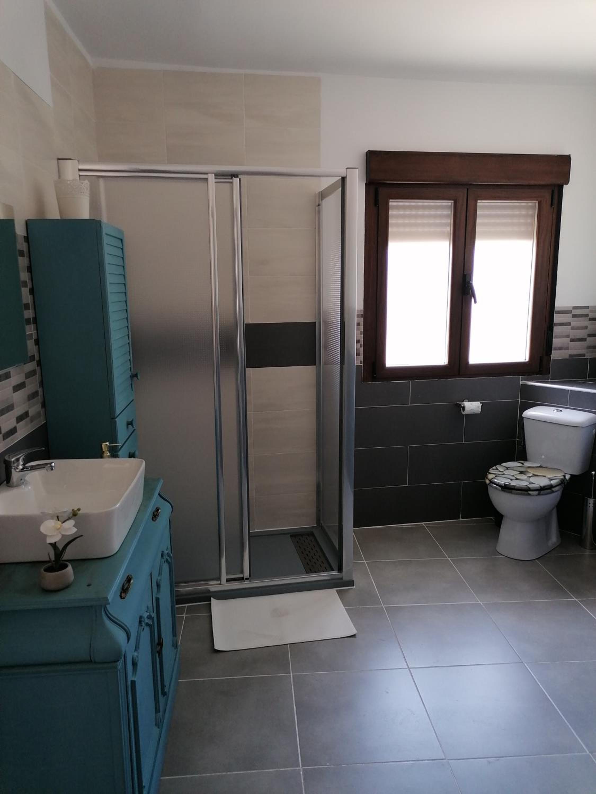 Two-Bedroom House - Photo 11