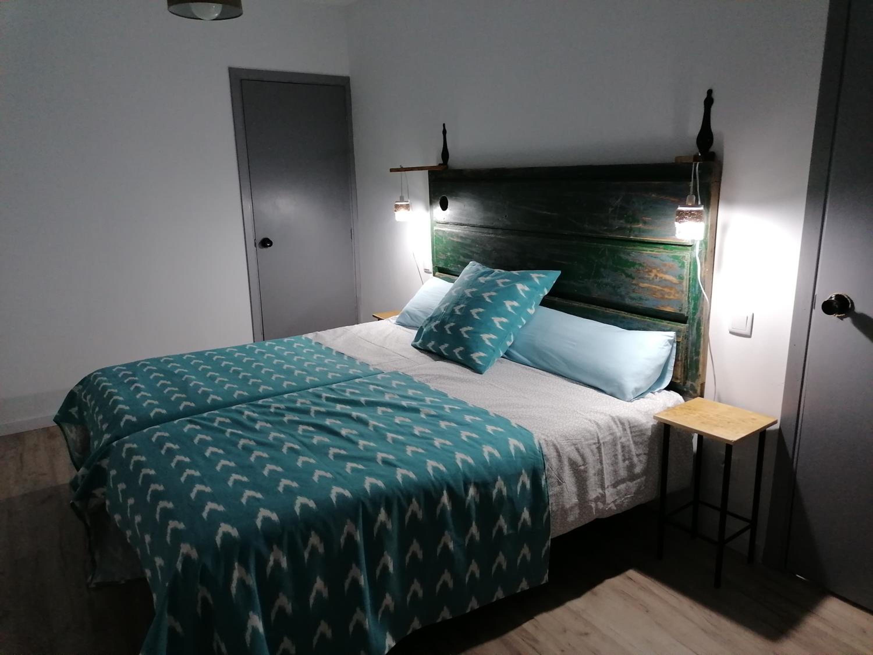 Two-Bedroom House - Photo 10