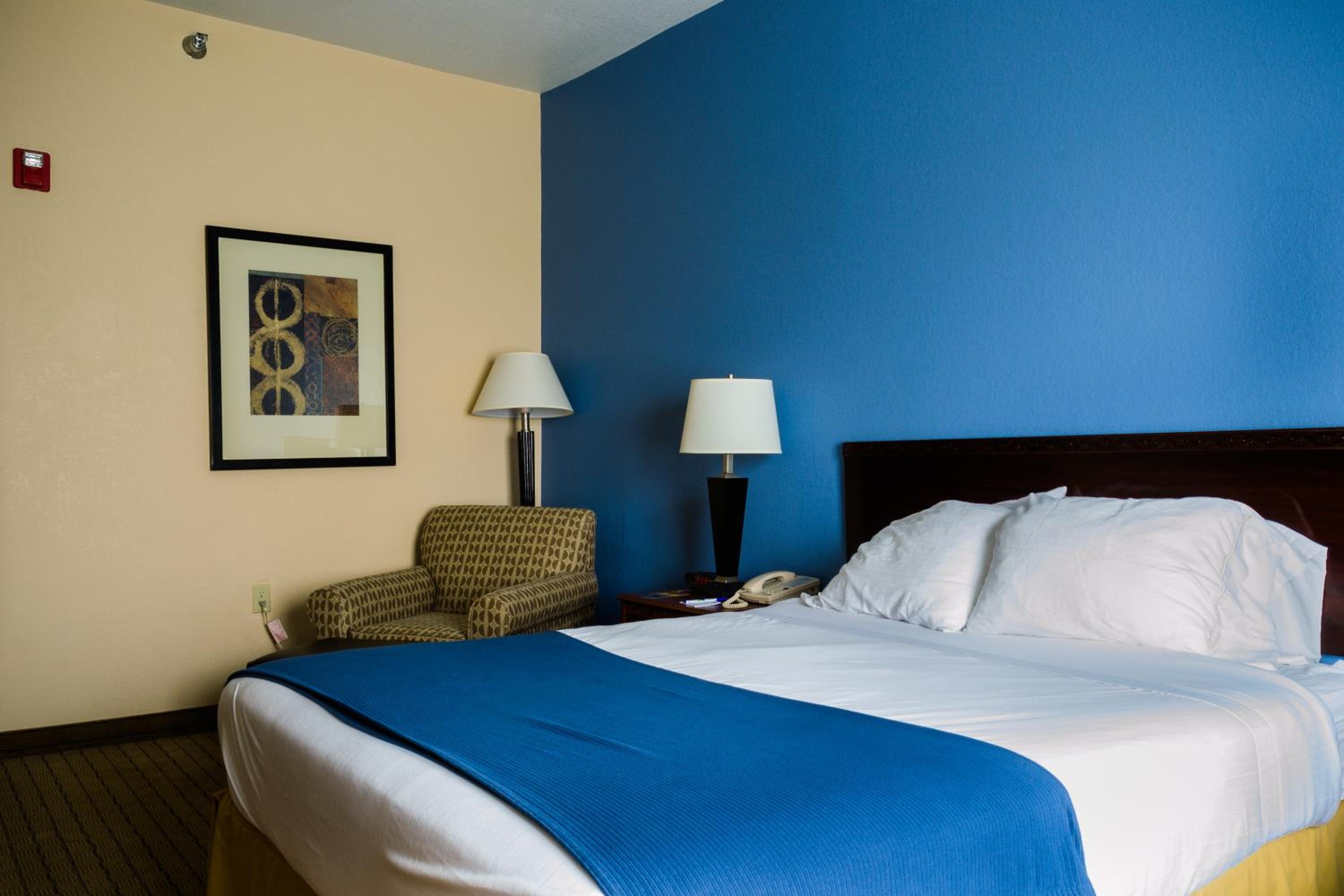 Standard King Room - Photo 1