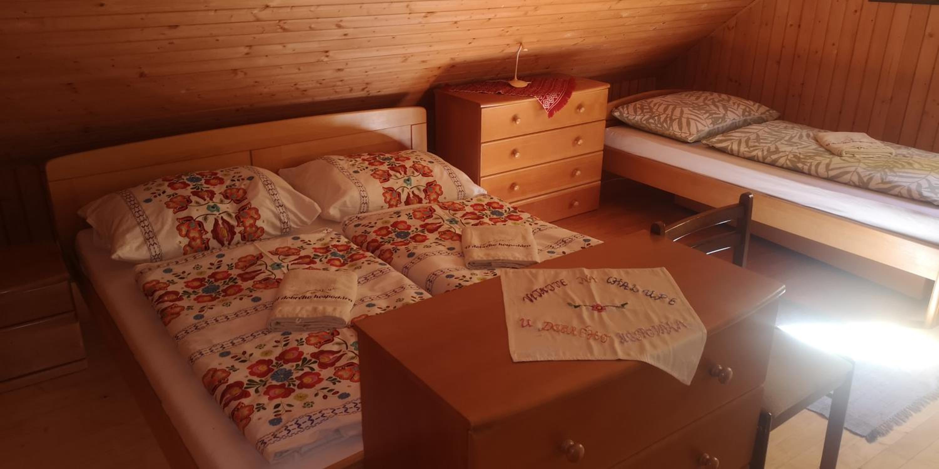Economy Quadruple Room with Shared Bathroom photo 2