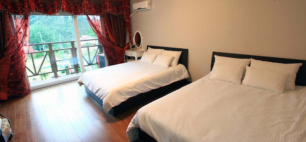 Suite with Mountain View photo 1