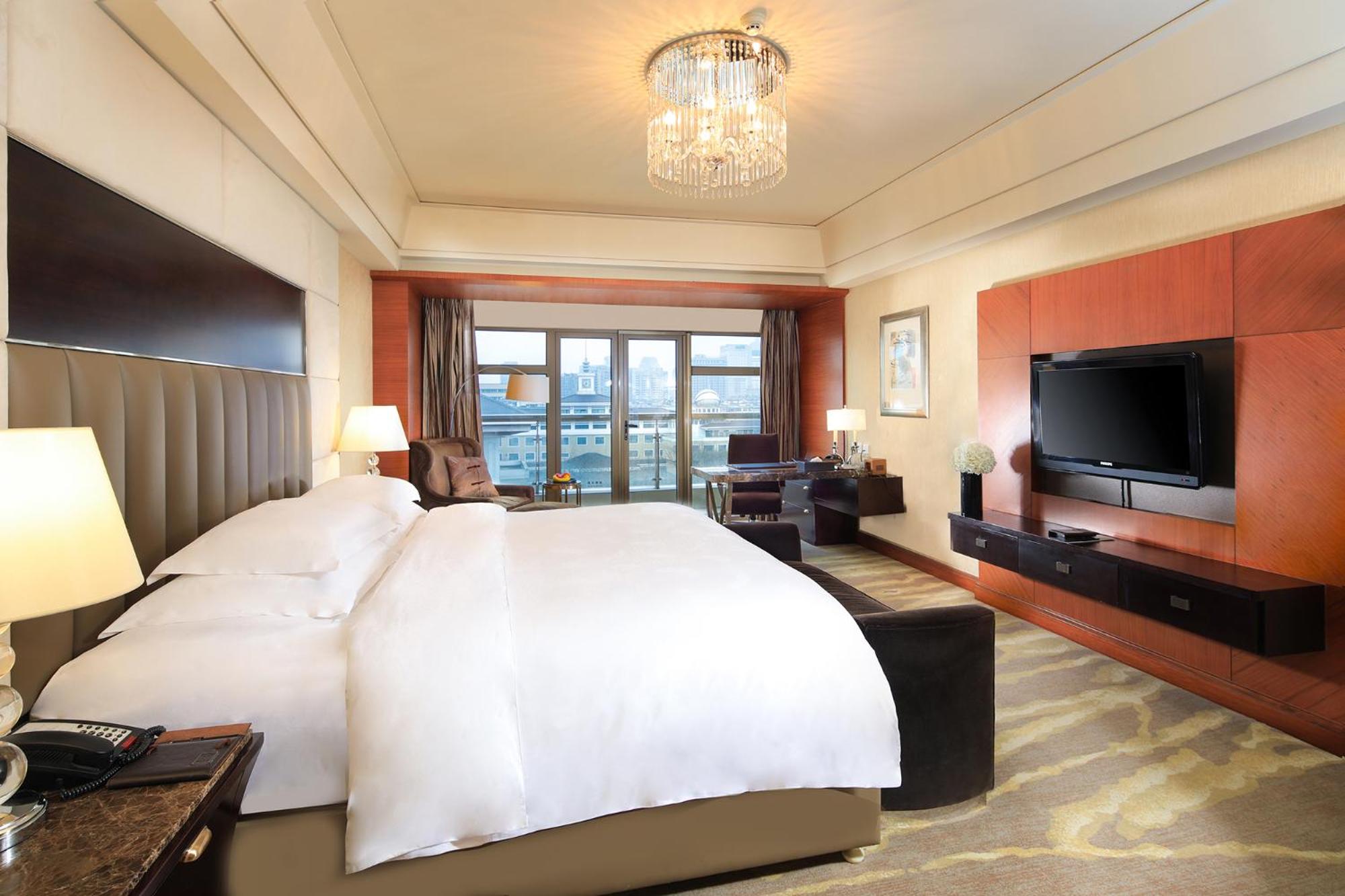 Premier King Room - Photo 4