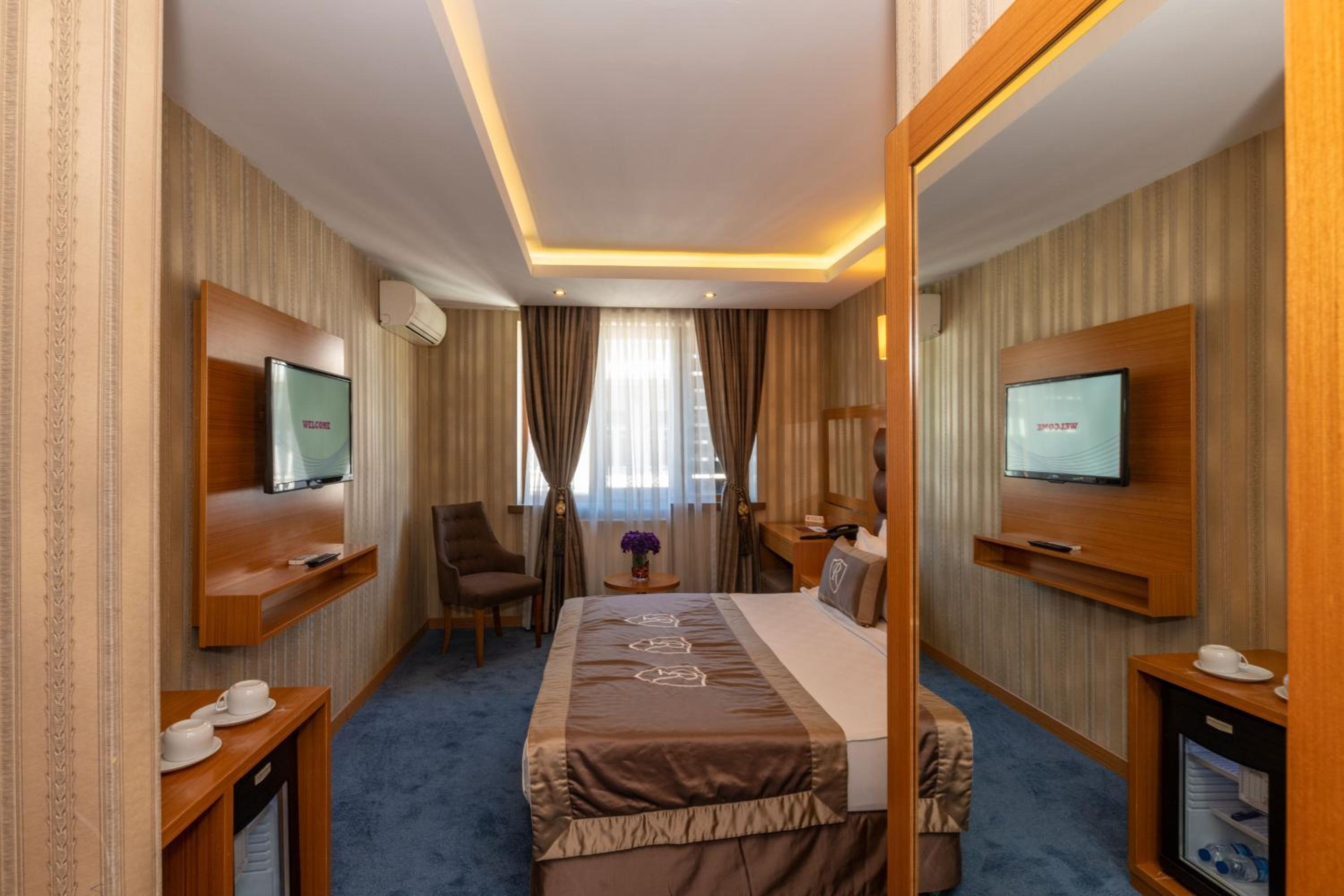 Standard Double or Twin Room photo 2