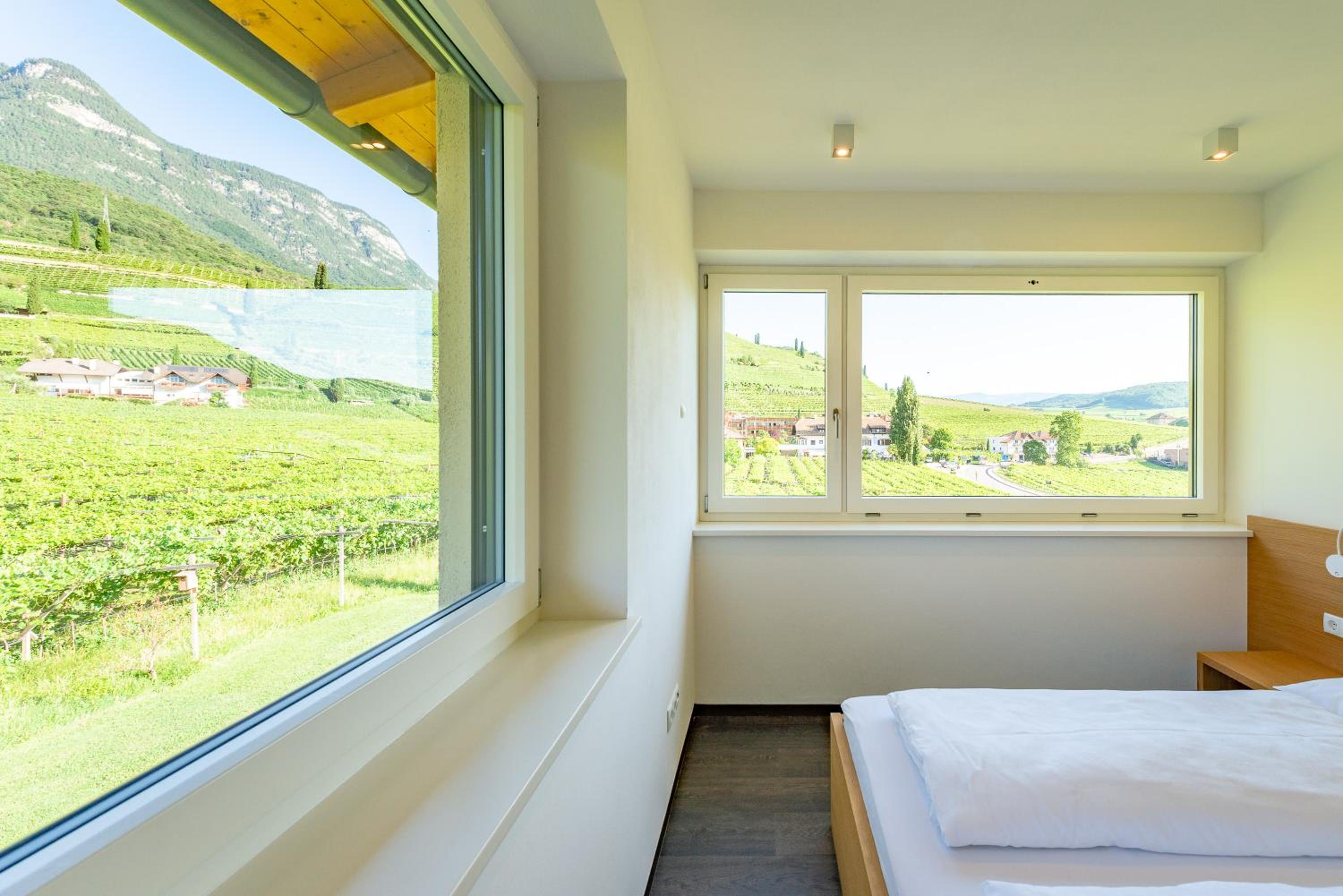 Double Room with Lake View - Photo 2