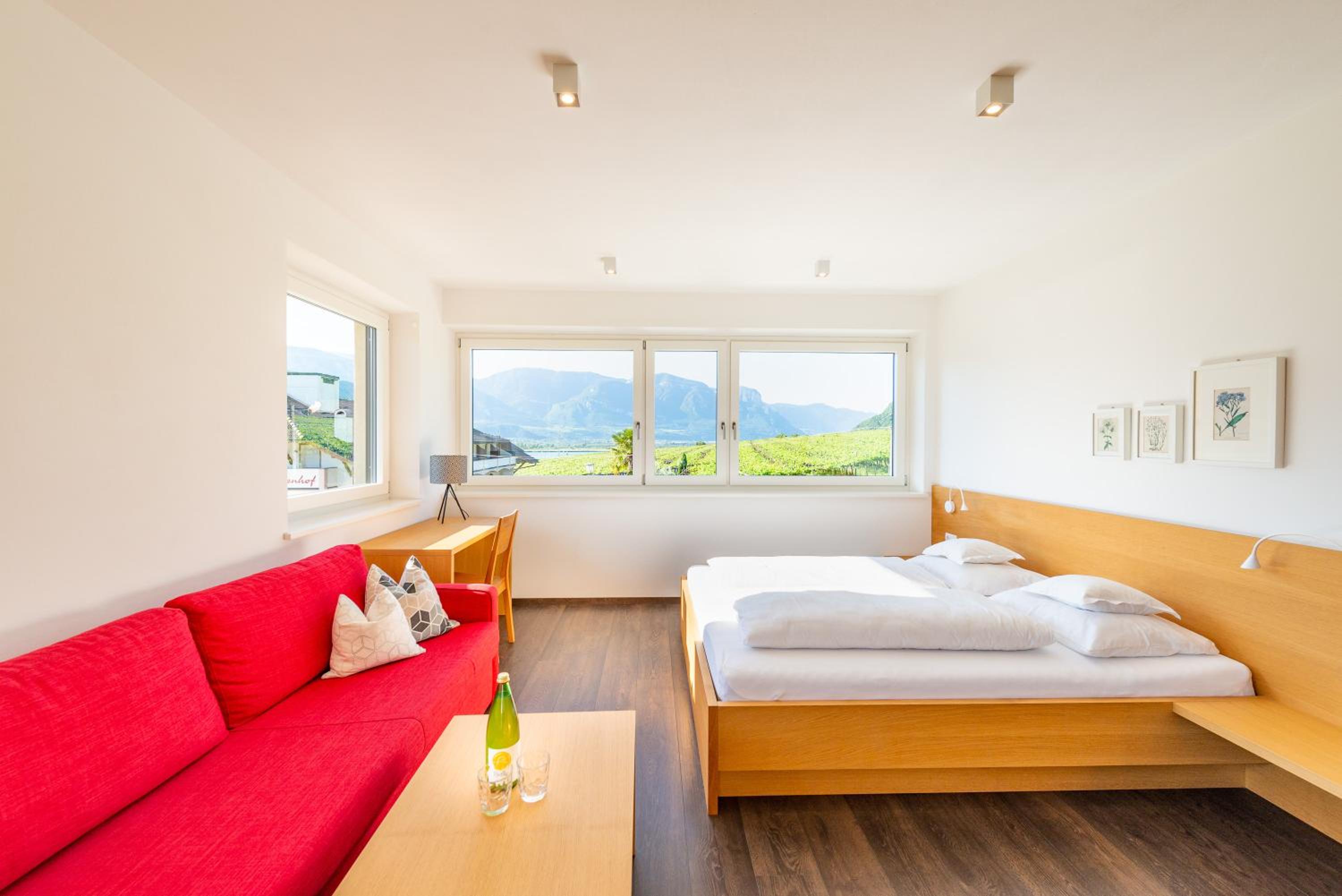 Double Room with Lake View - Photo 4