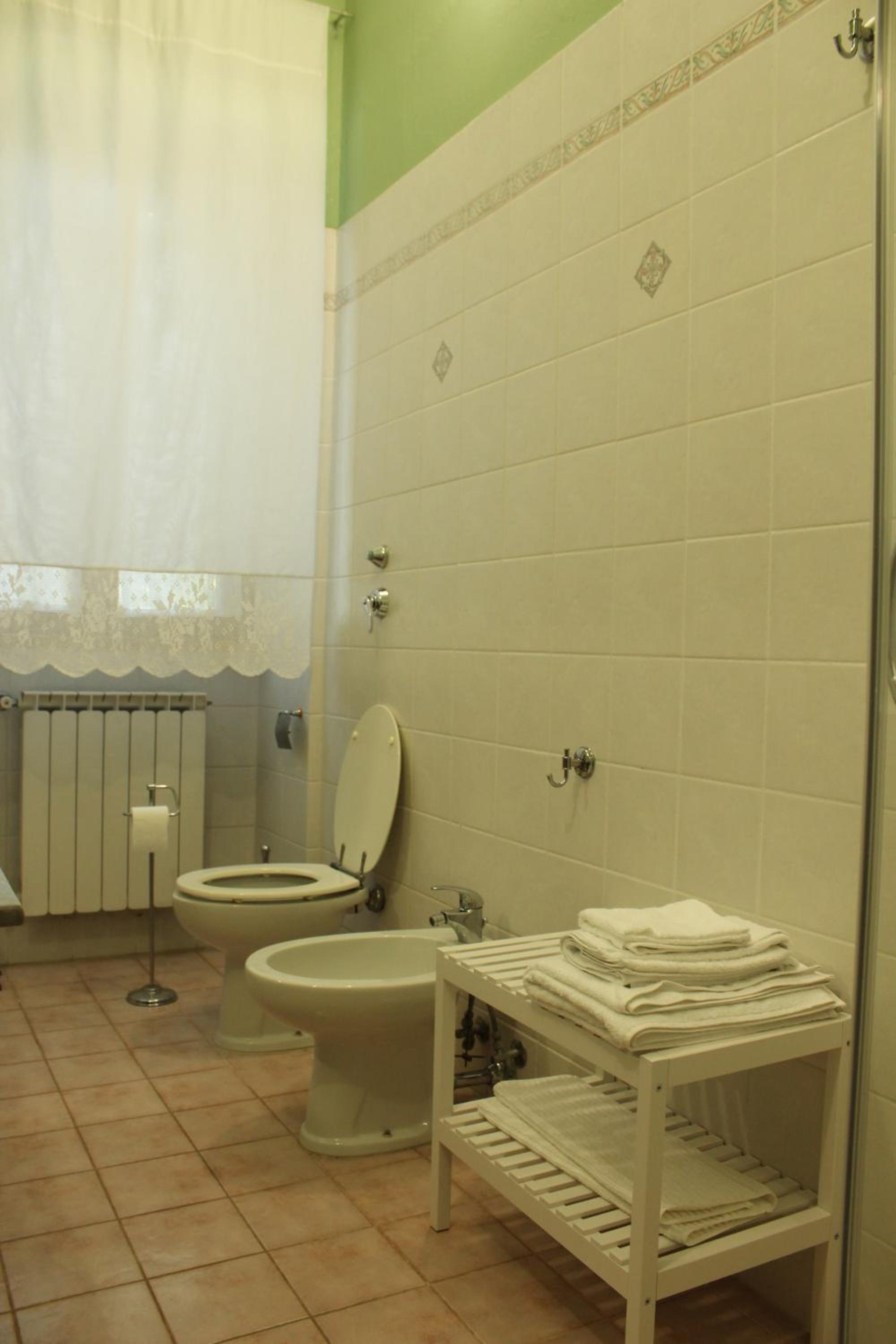 One-Bedroom Apartment - Photo 8