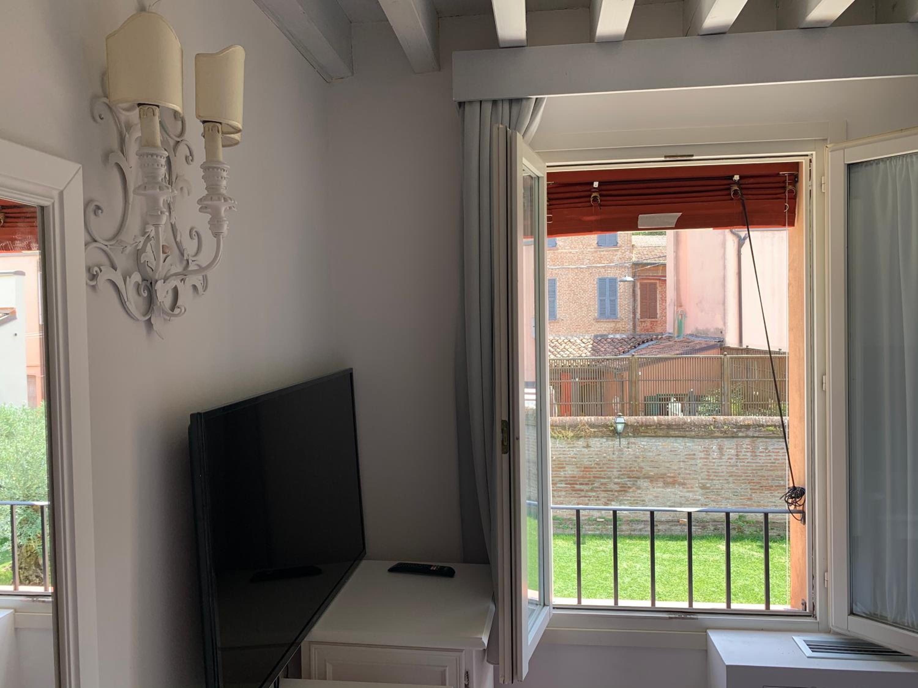 Double or Twin Room - Photo 9