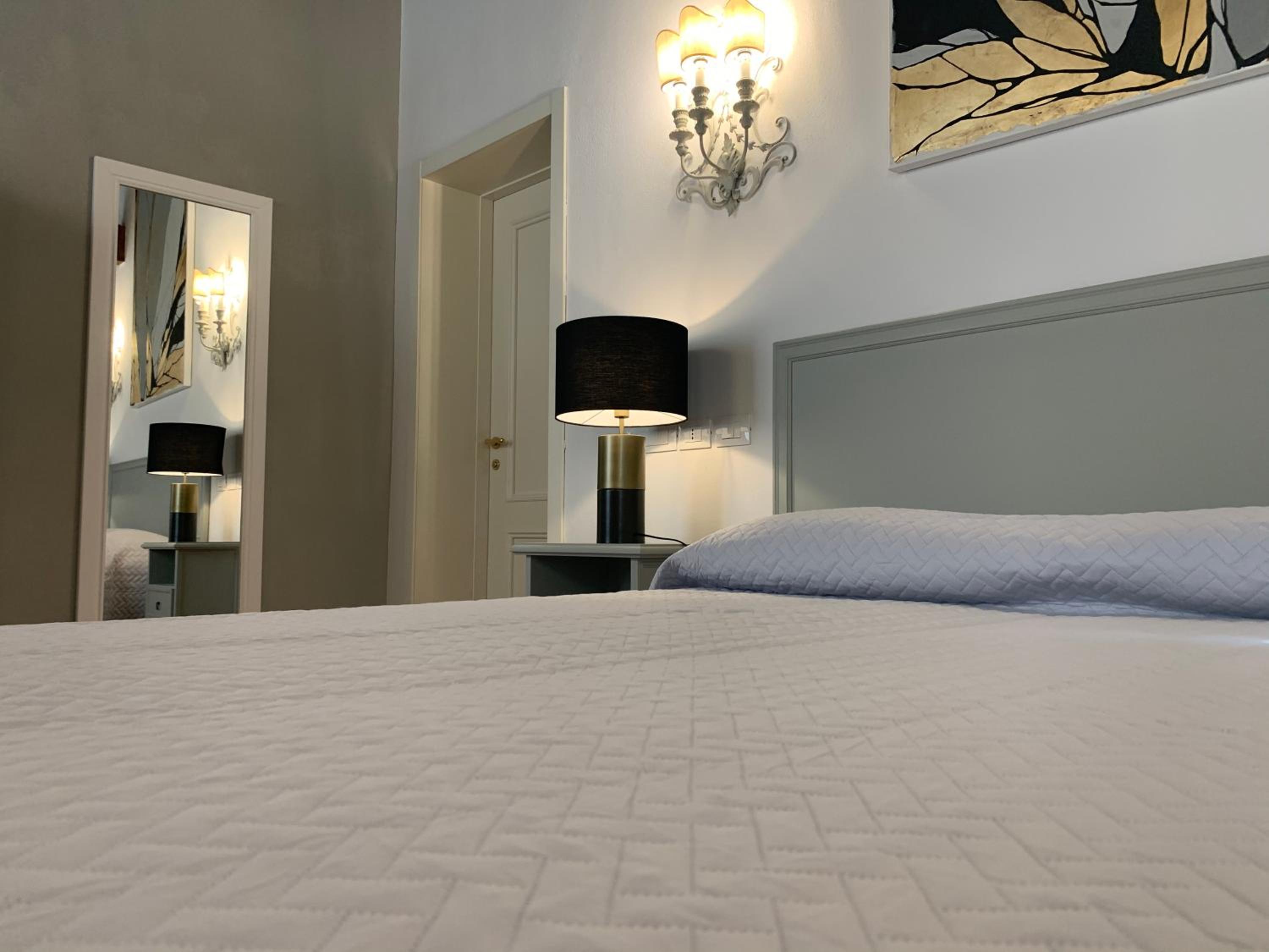 Double or Twin Room - Photo 23
