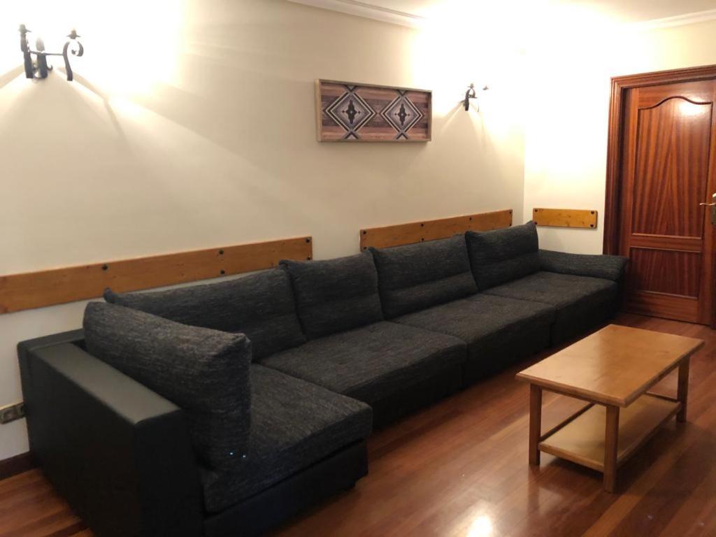 Seven-Bedroom House photo 2