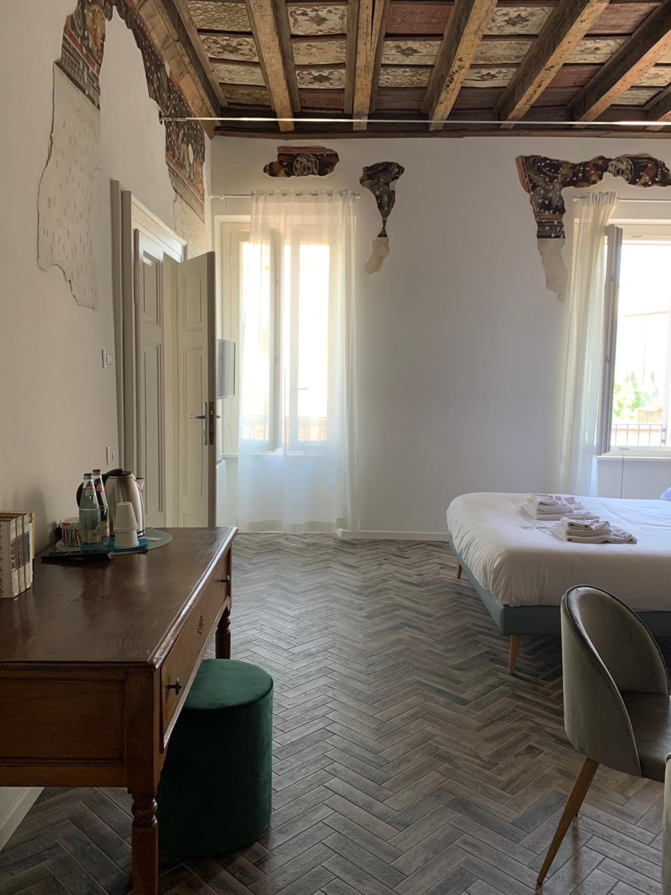 Deluxe Double Room - Photo 1