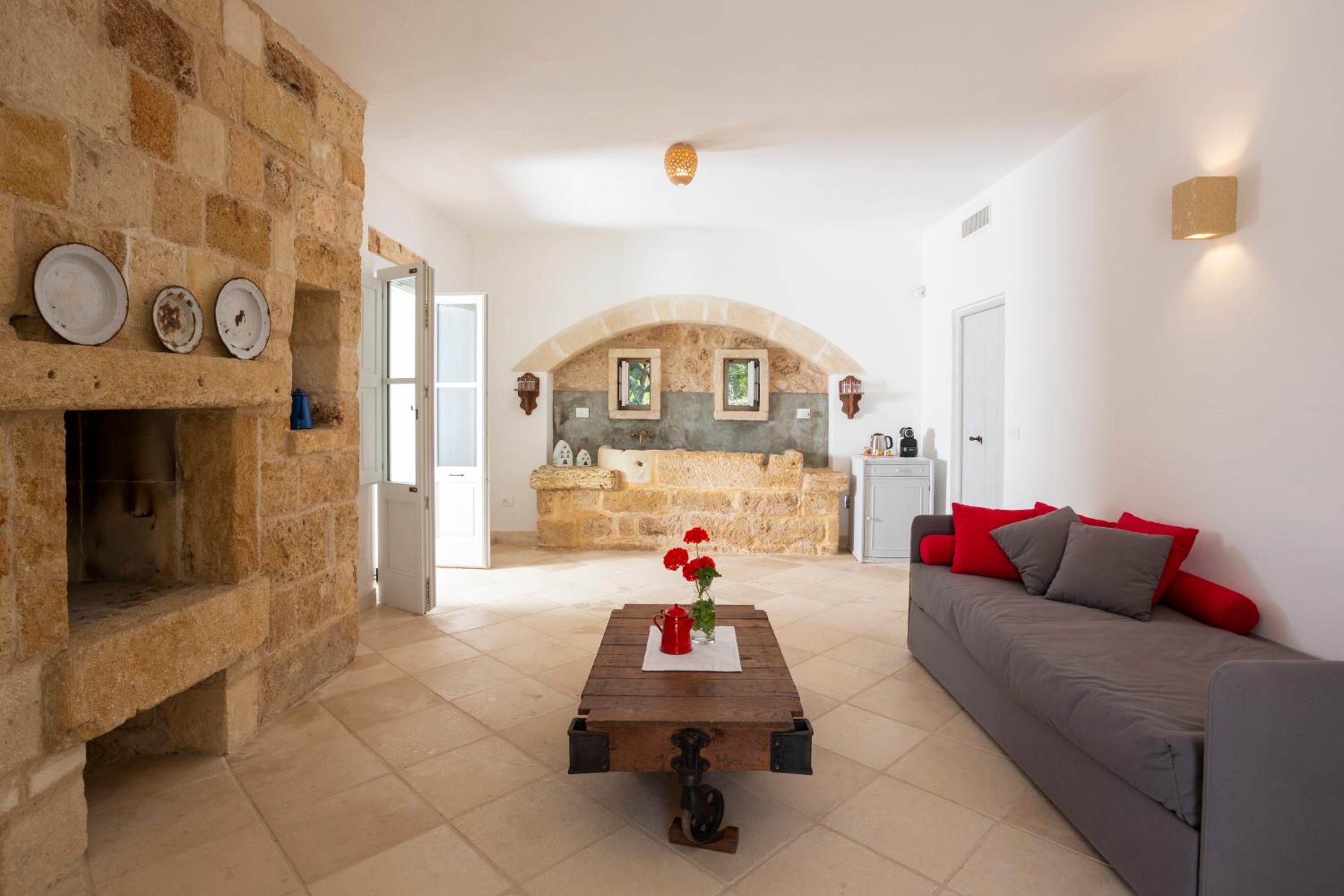 Suite - Photo 2