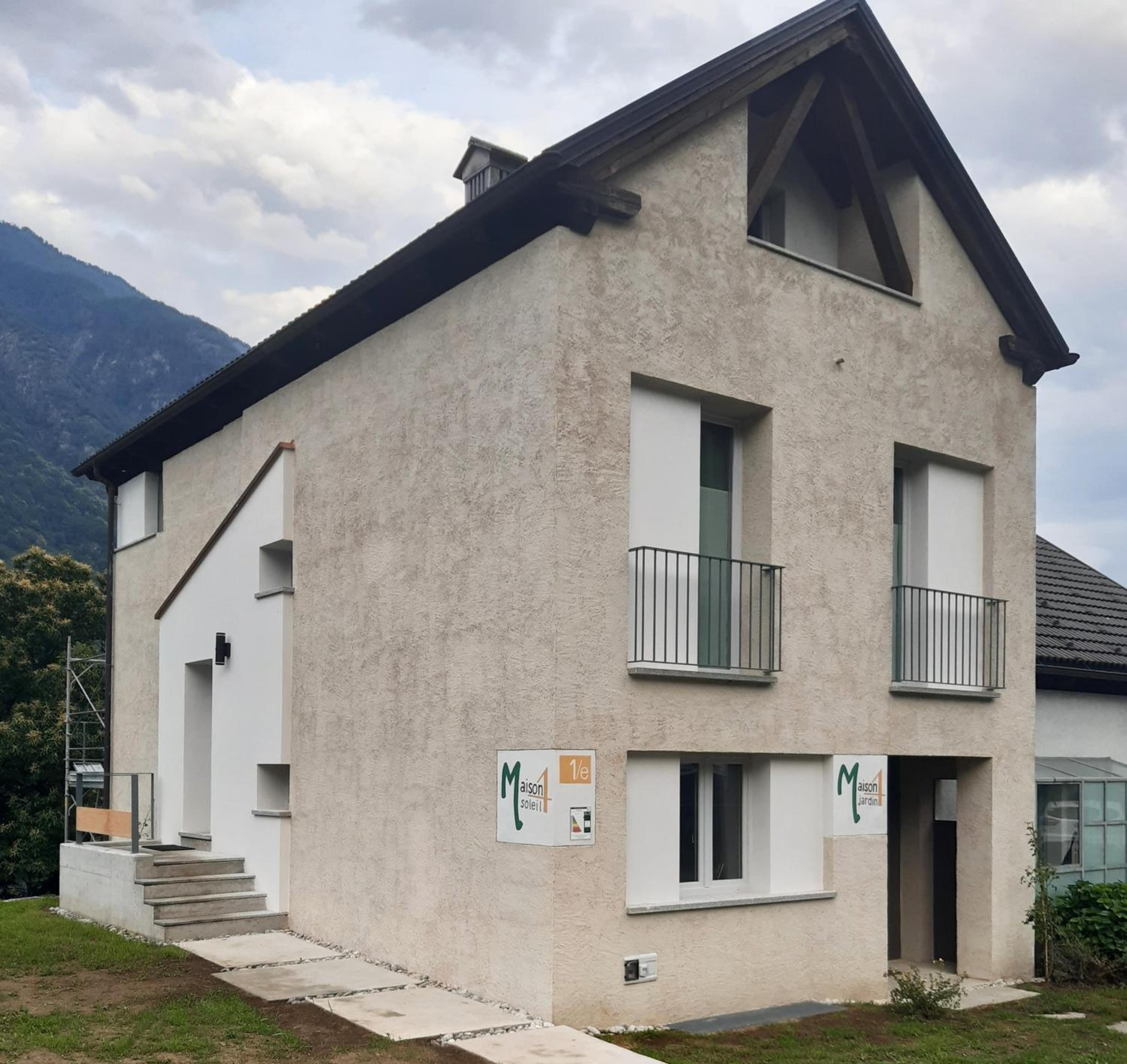 Two-Bedroom House photo 2