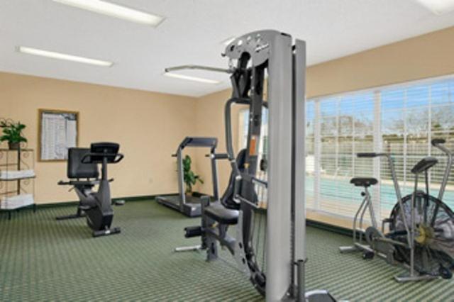 King Room - Non-Smoking - Photo 4