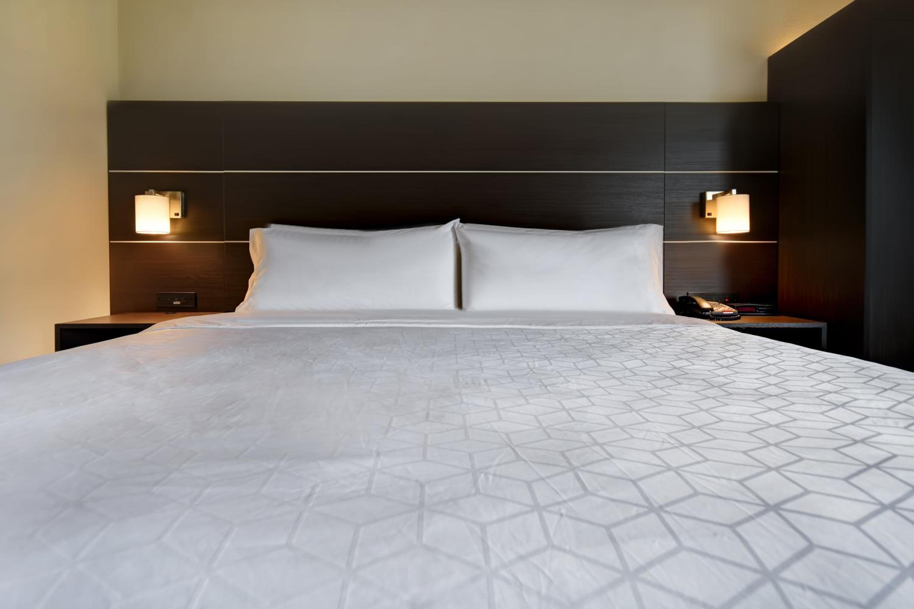 King Room with View - Photo 3