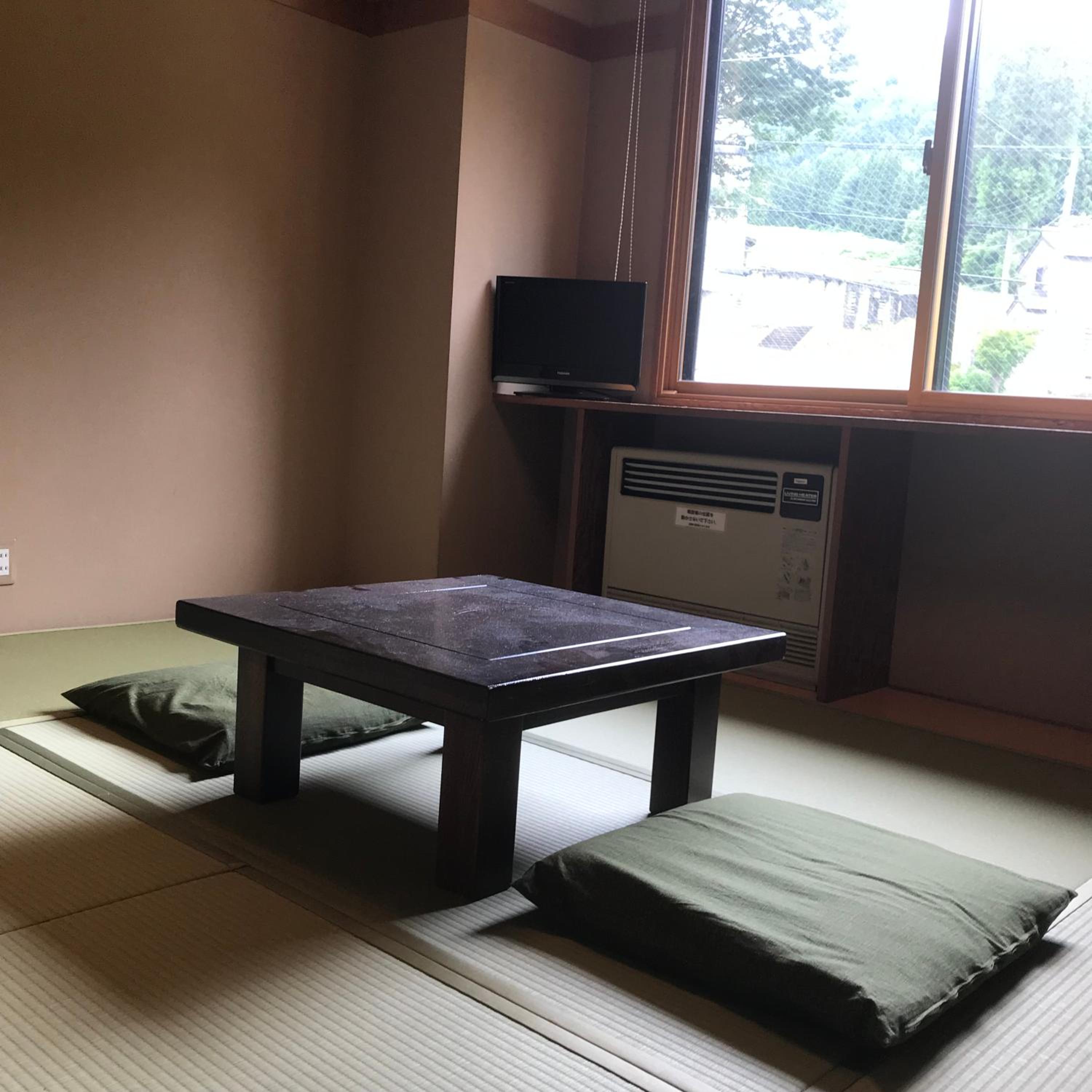 Single Room with Shared Shower and Toilet photo 1