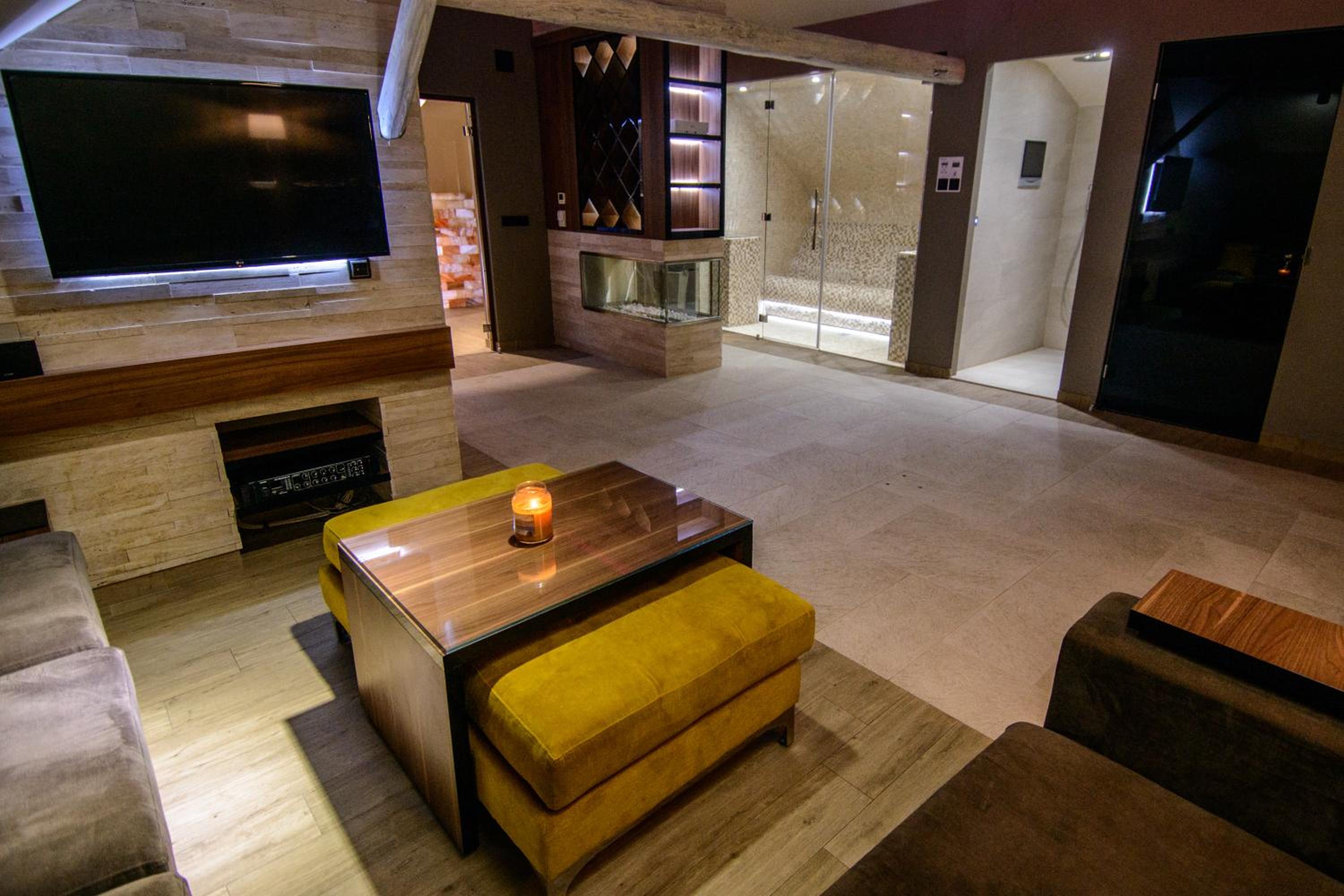 Suite with Spa Bath - Photo 7
