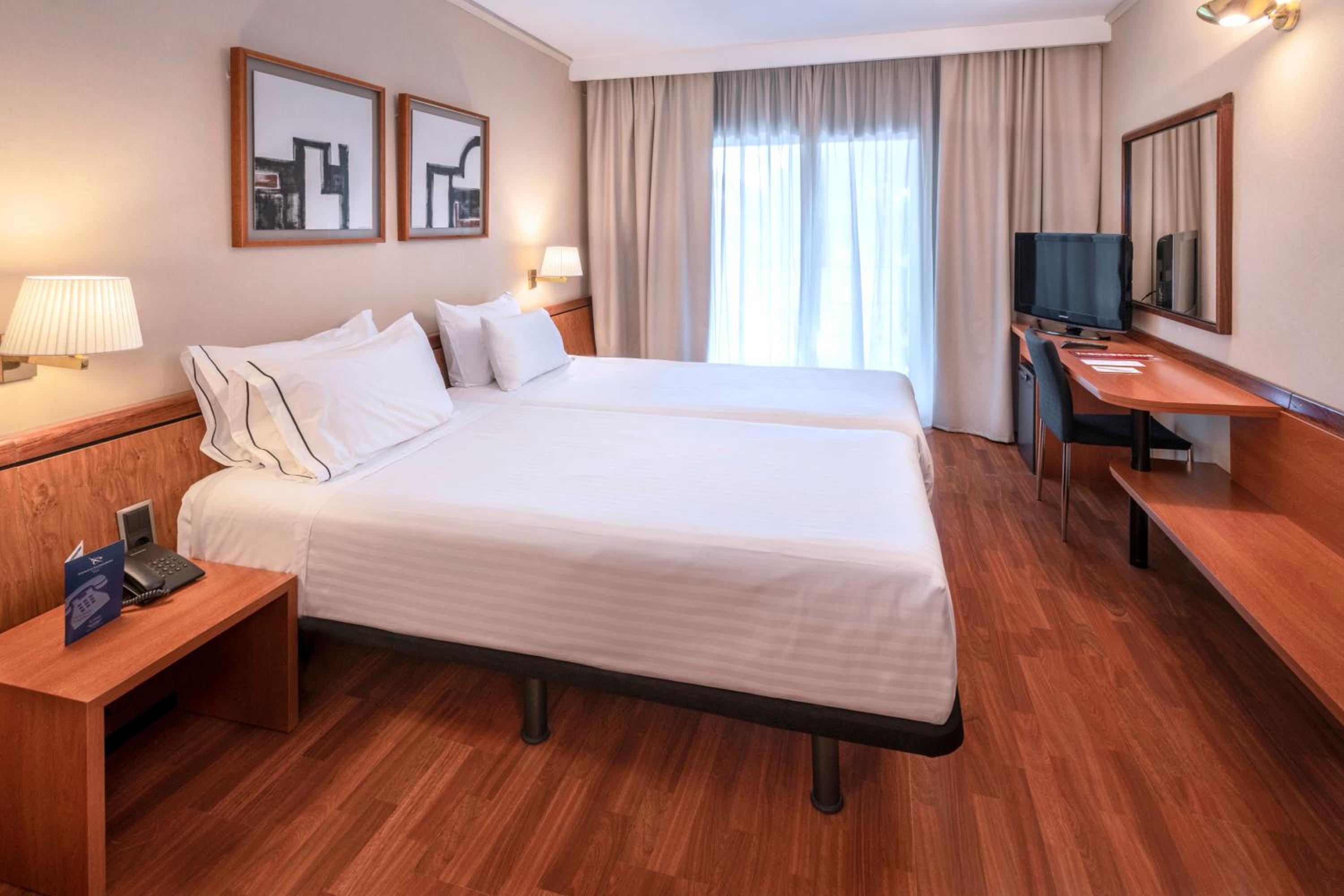 Double or Twin Room - Photo 3