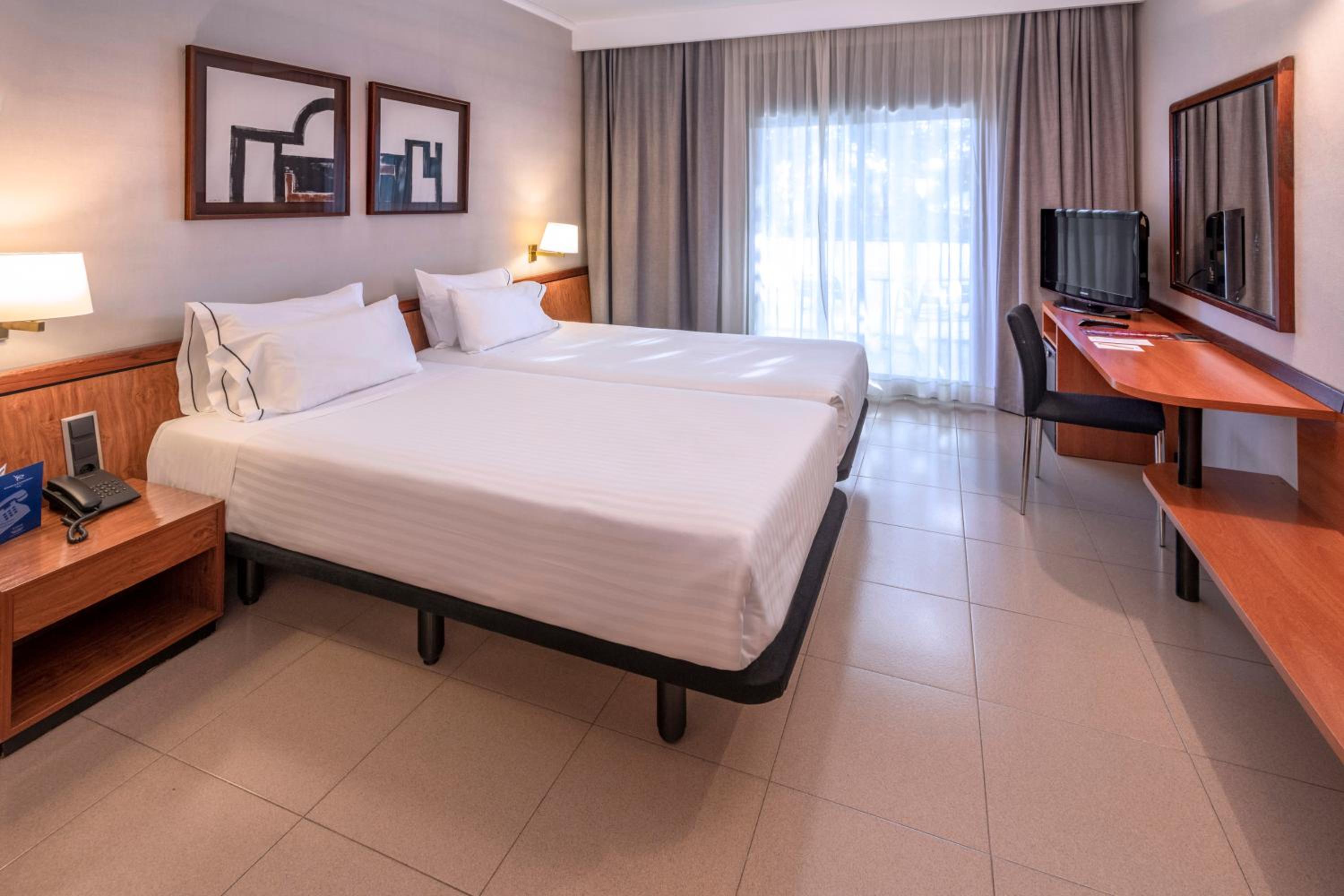 Double or Twin Room with Terrace photo 3