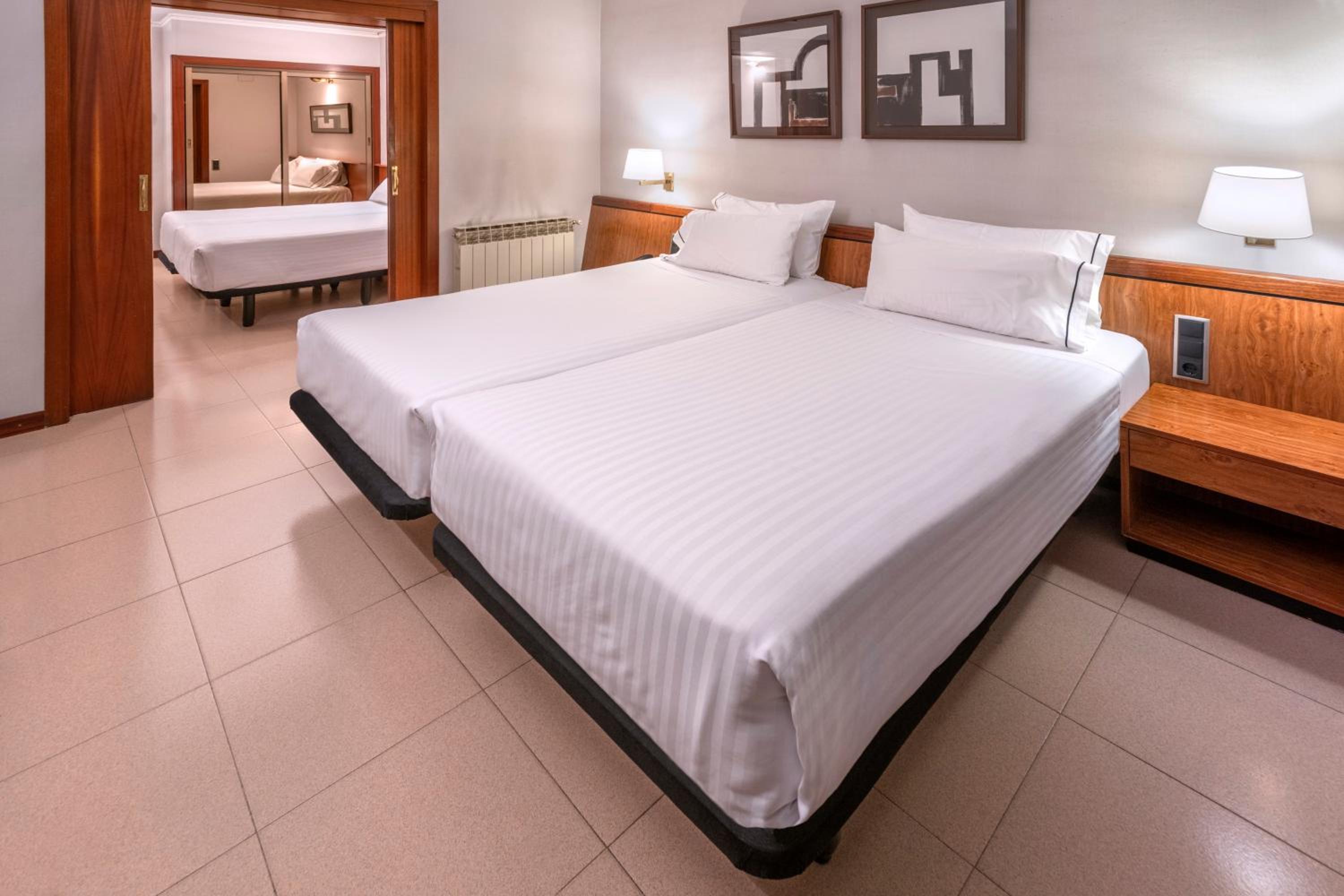 Quadruple Room - Photo 5