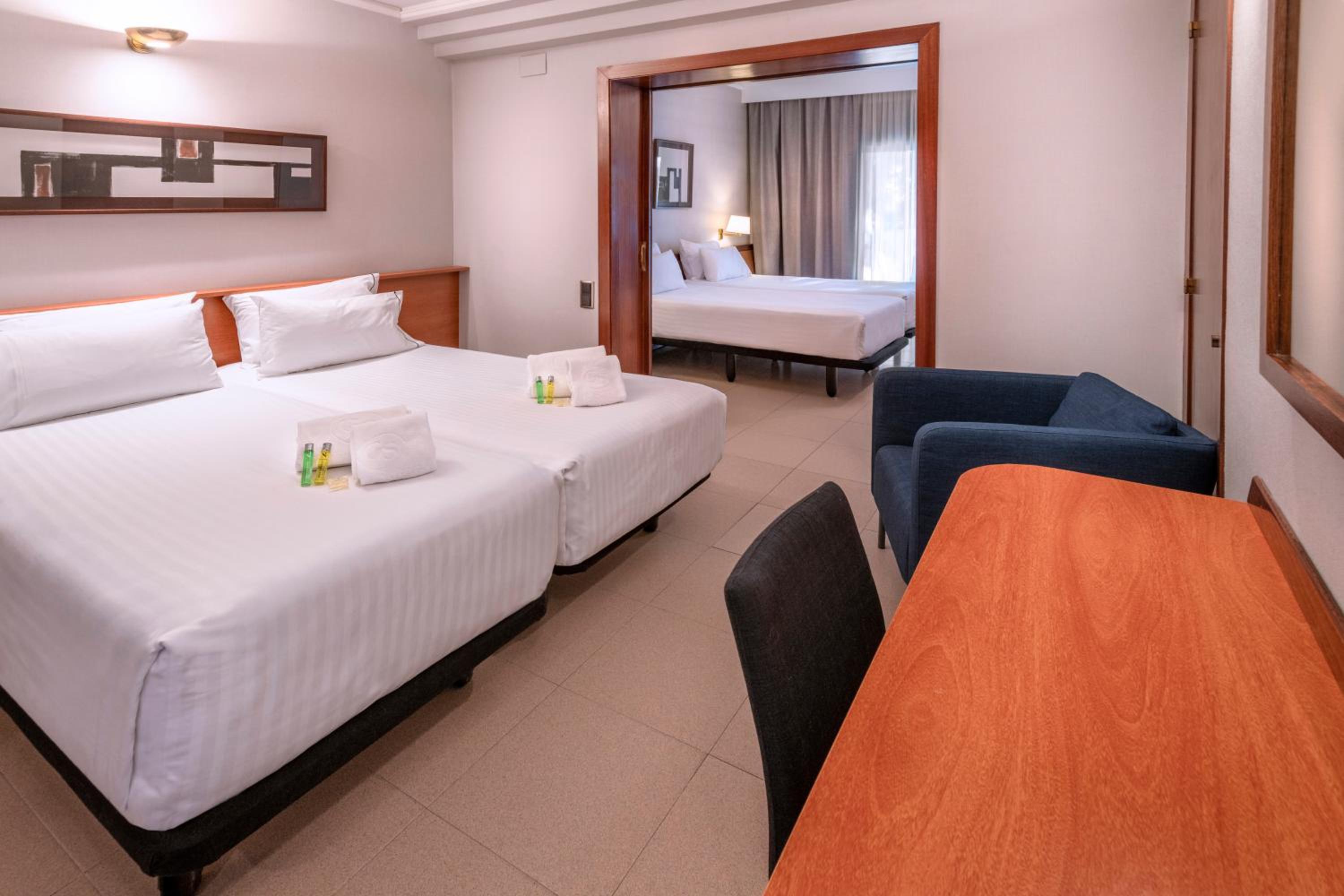 Quadruple Room - Photo 2