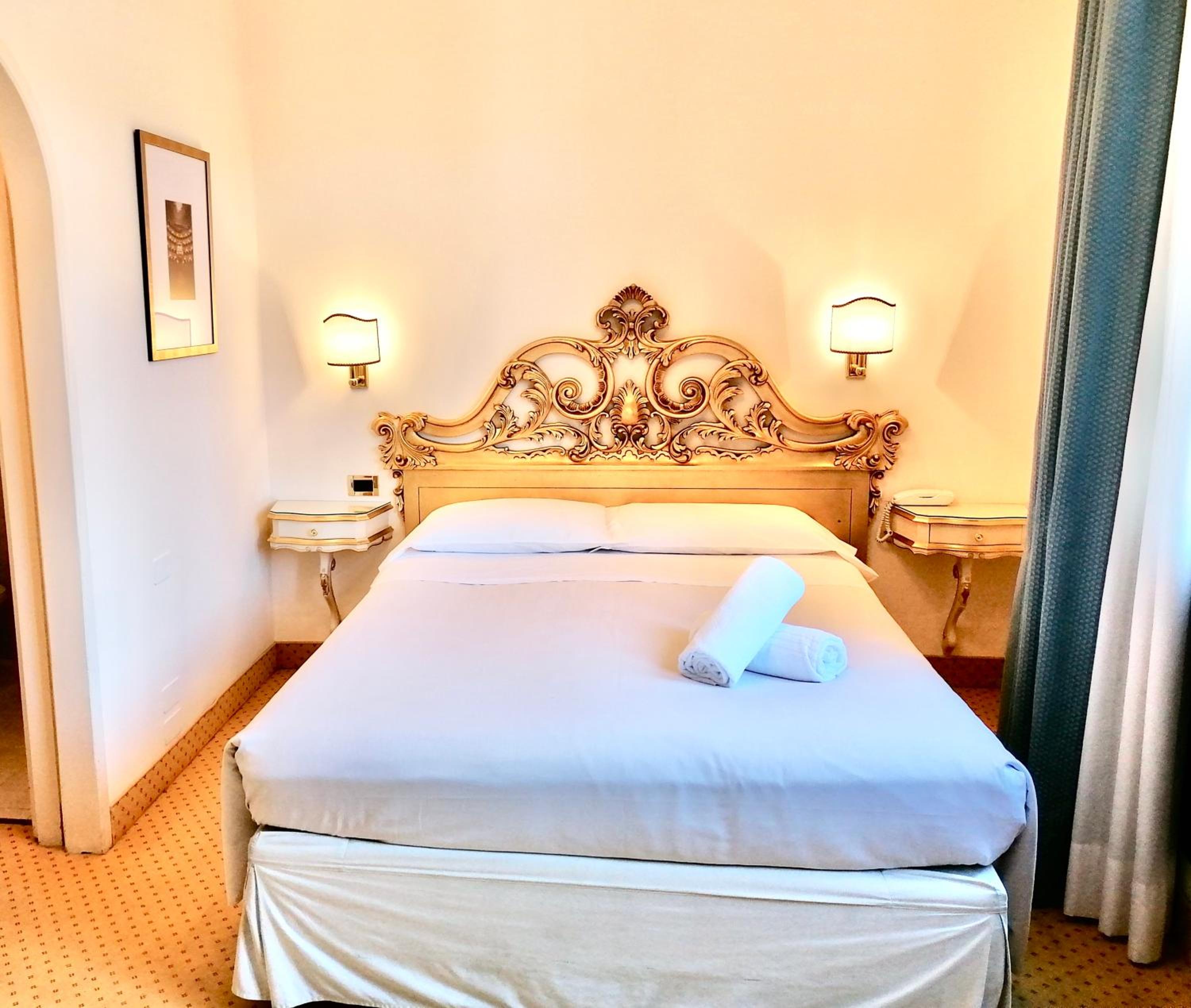 Superior Room with canal view photo 3