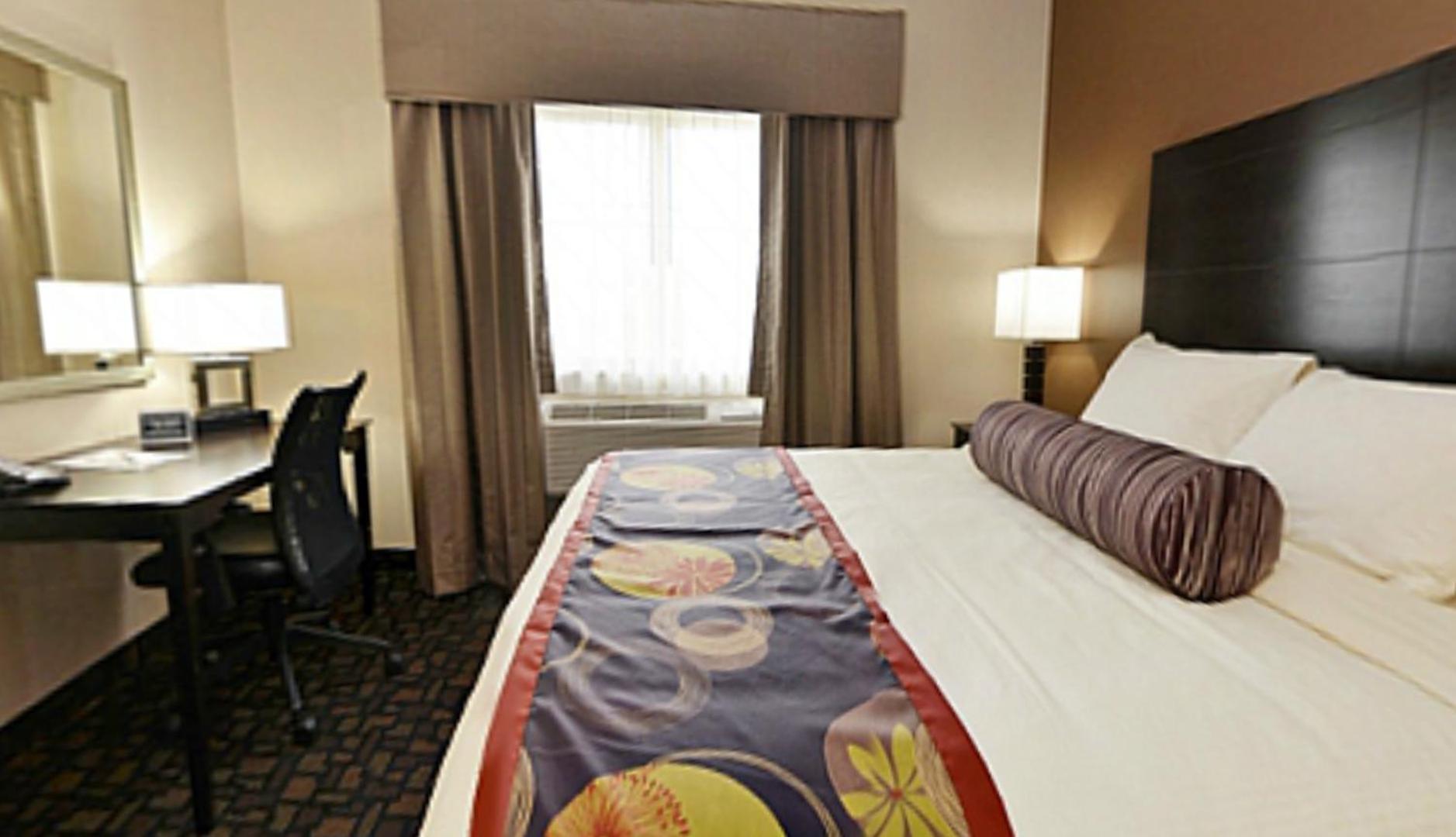 King Suite with Spa Bath - Non-Smoking - Photo 7