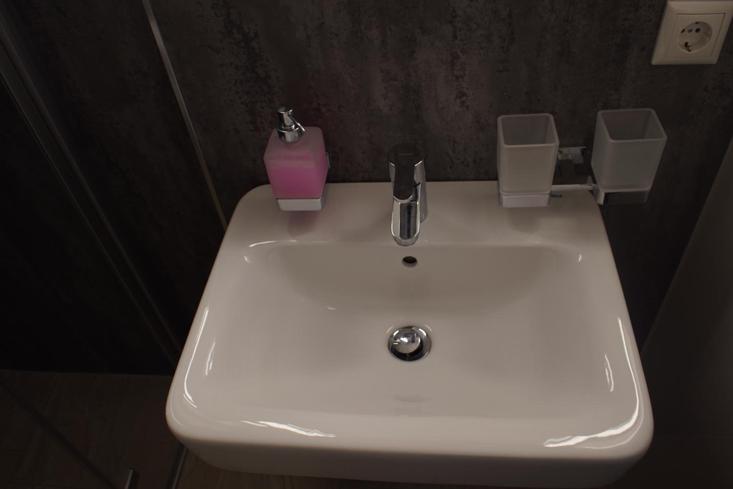 Single Room with Bathroom photo 3