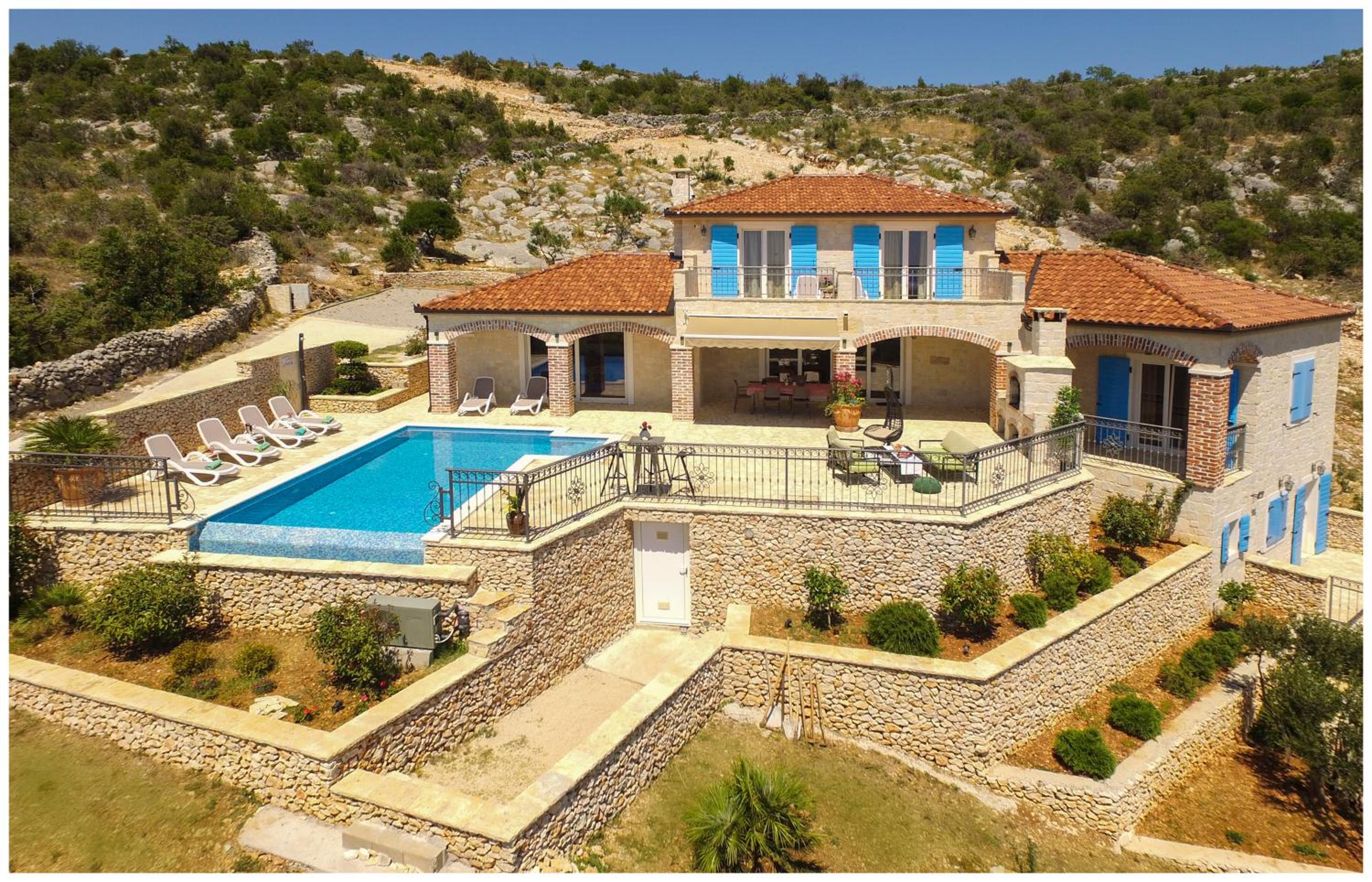 Deluxe Villa photo 2