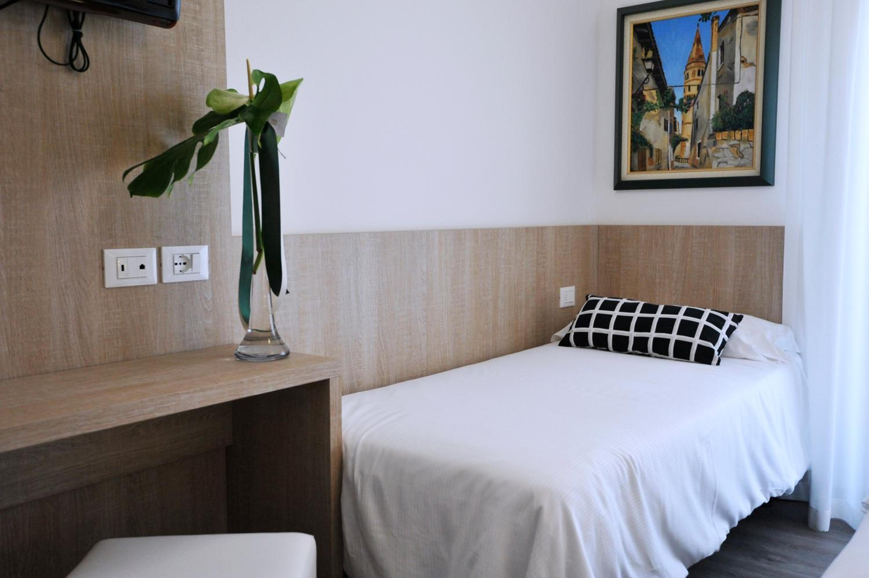 Superior Triple Room photo 3