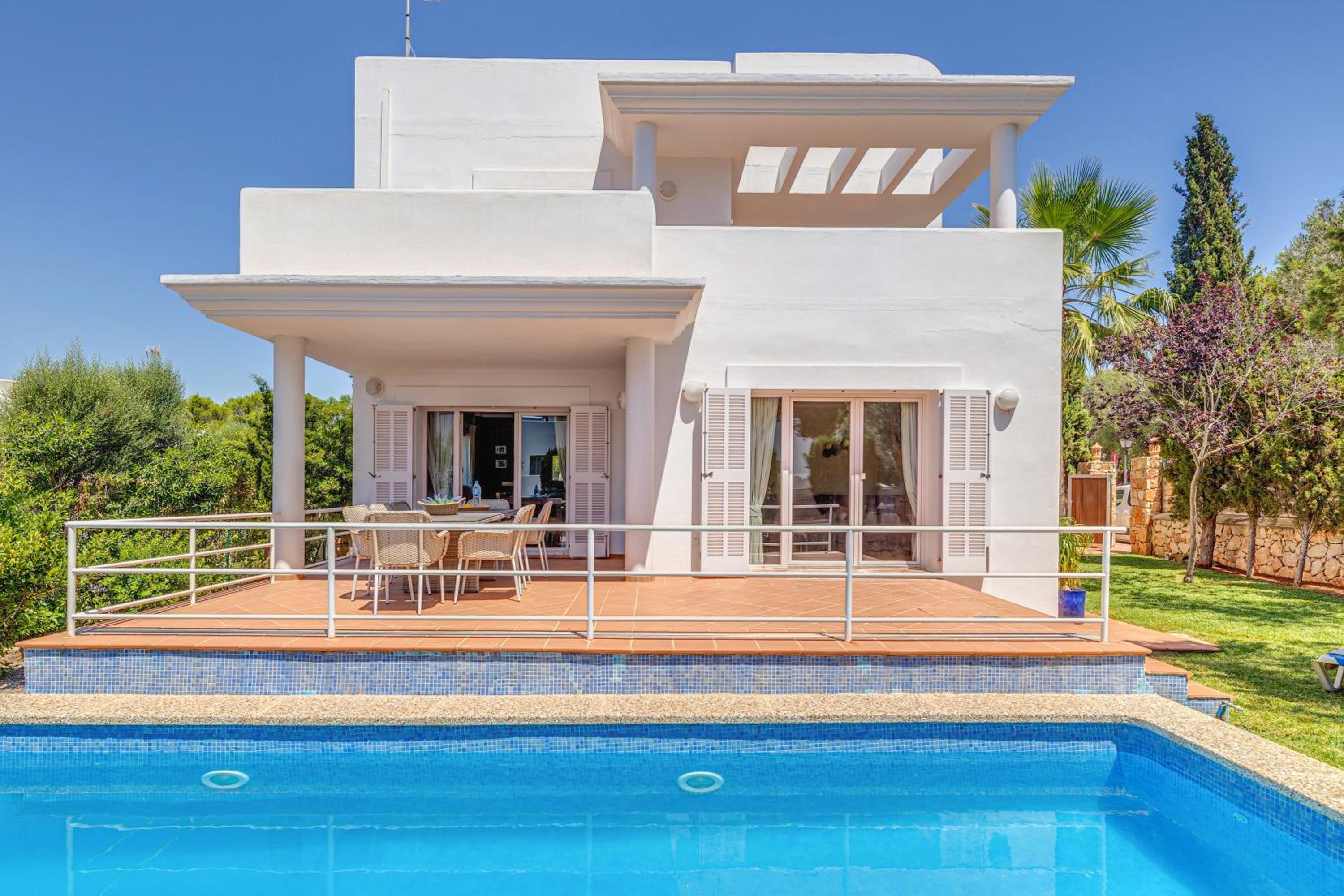 Villa with Garden View