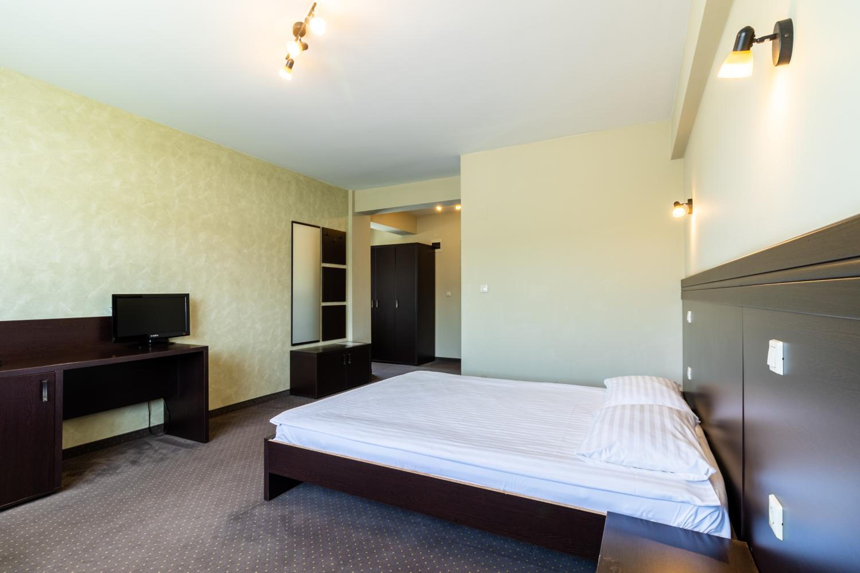 Double or Twin Room photo 2