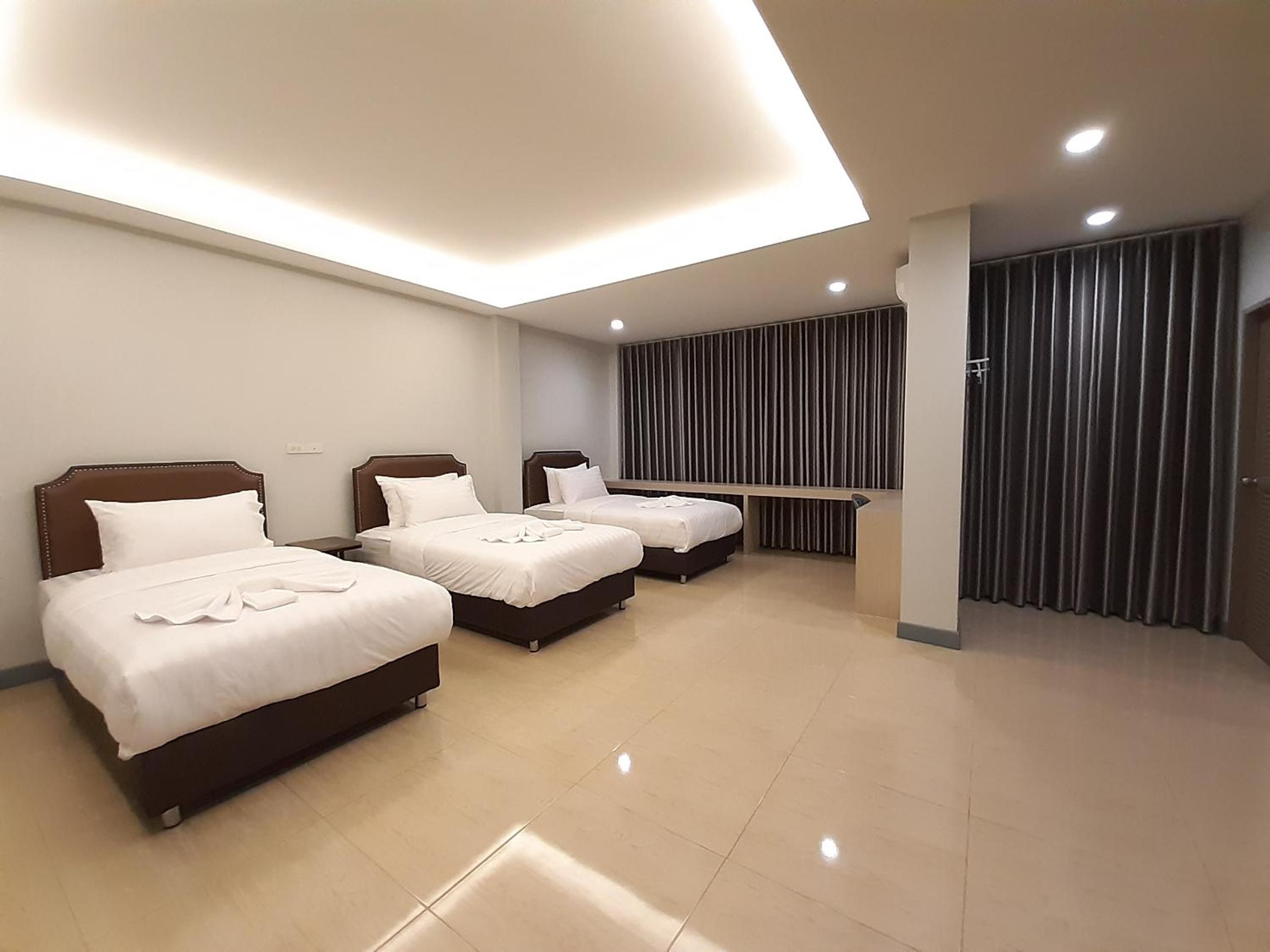 Standard Suite - Photo 9