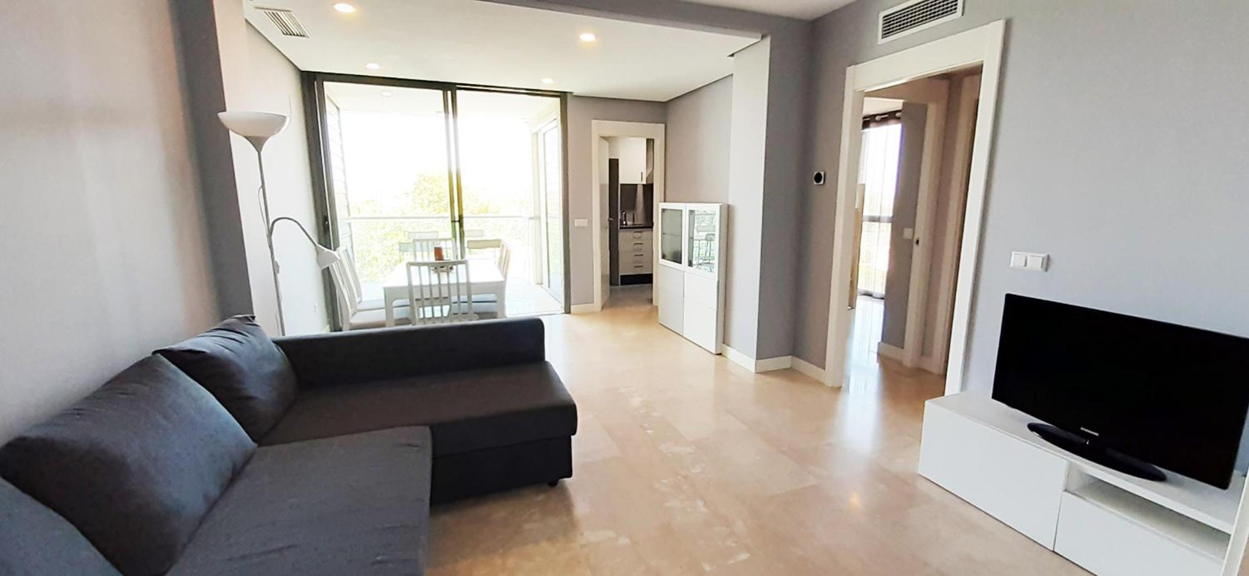 Apartamento con vista a la piscina