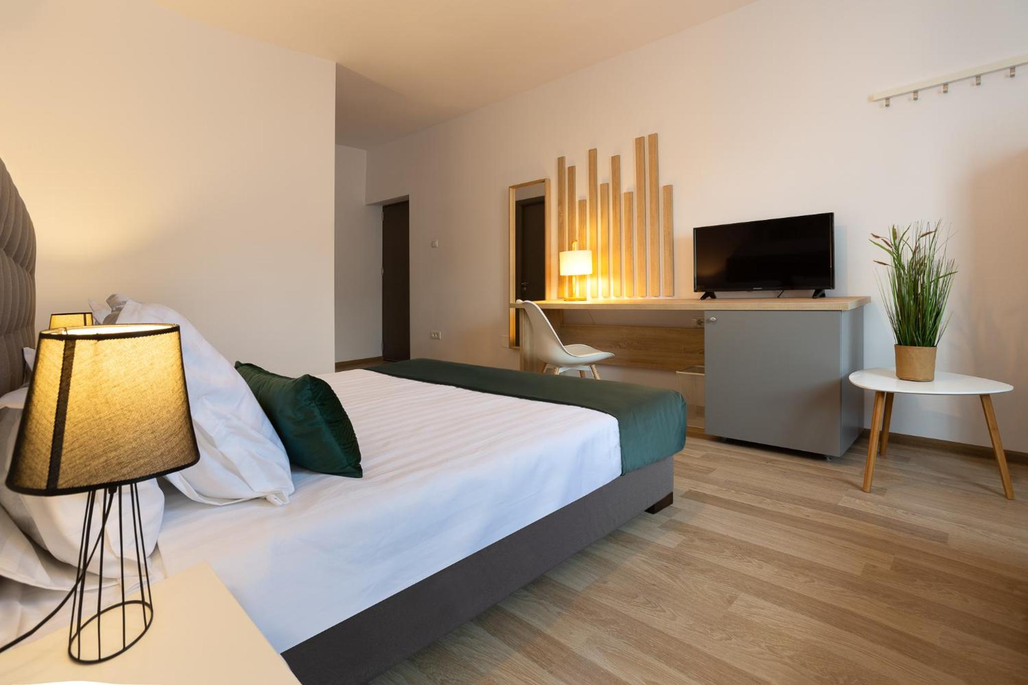 Deluxe Junior Suite - Photo 2