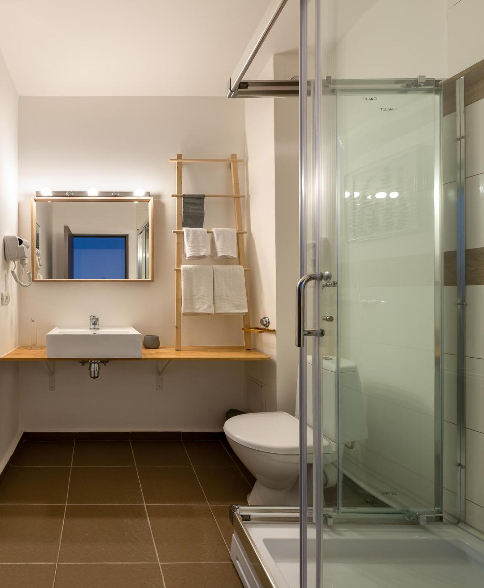 Deluxe Junior Suite - Photo 4
