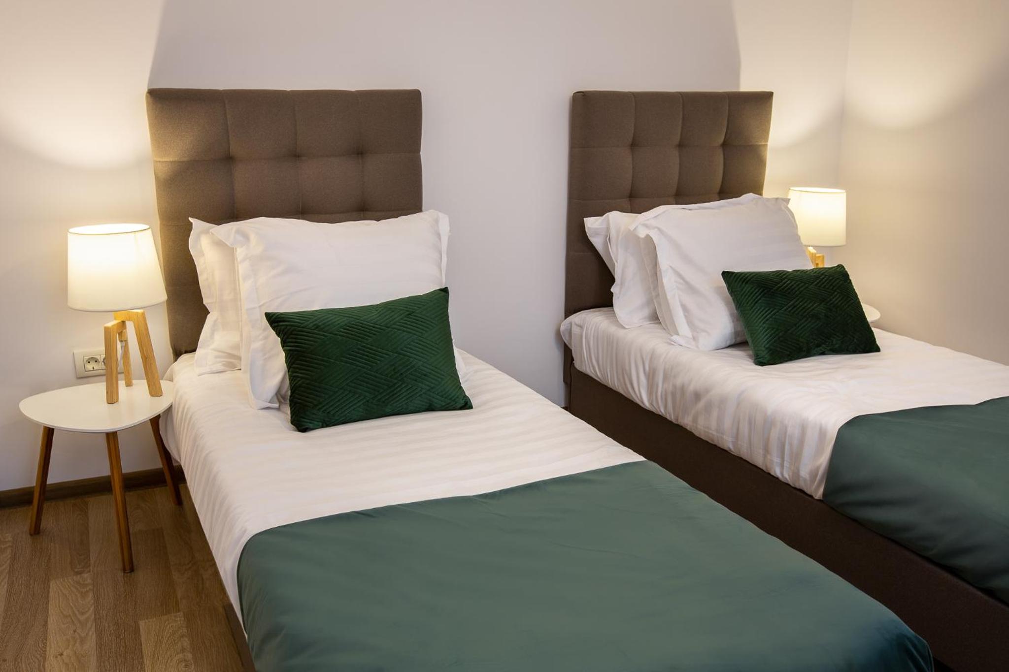Deluxe Junior Suite - Photo 10