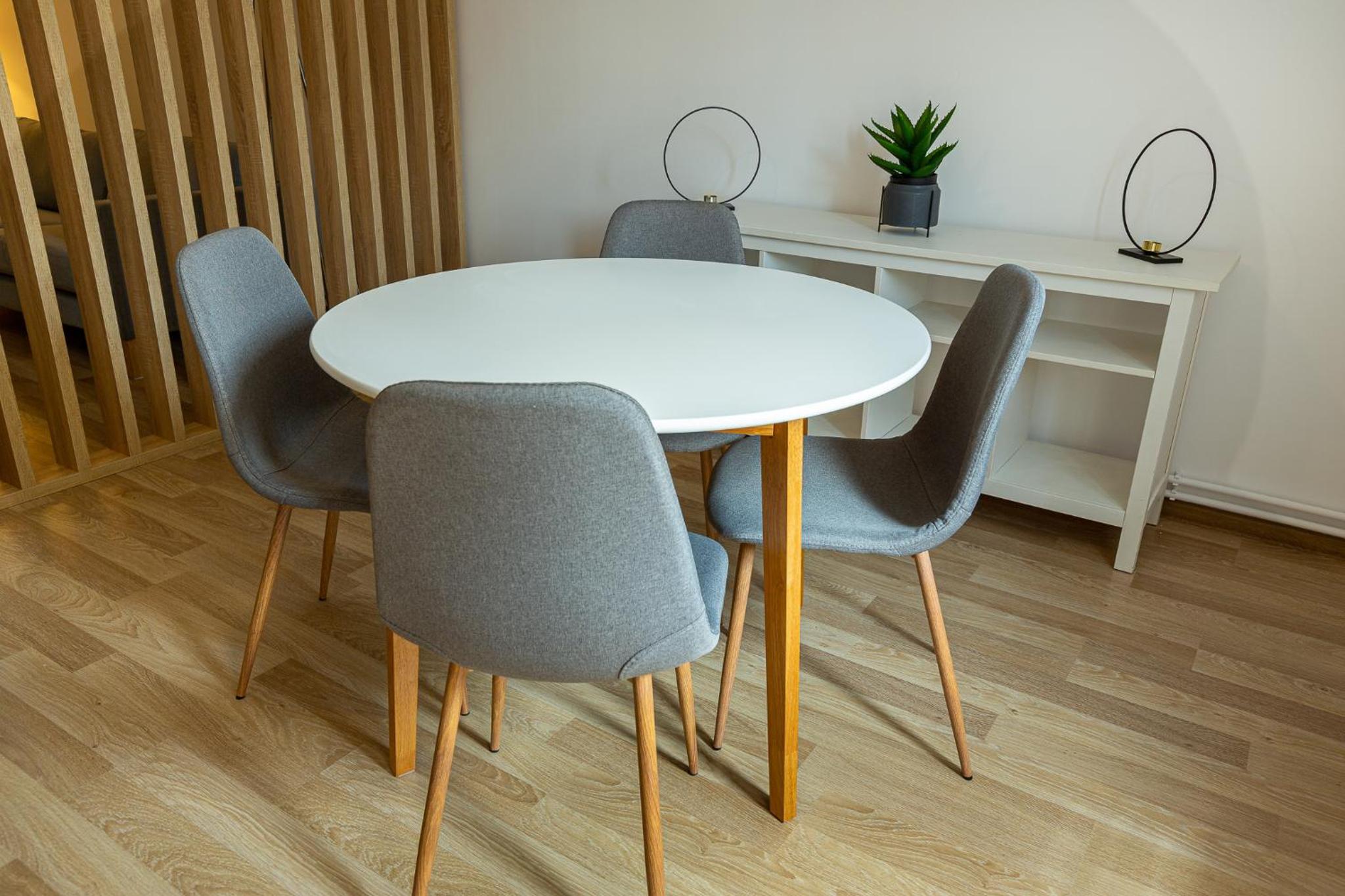 Apartment with Terrace - Photo 5