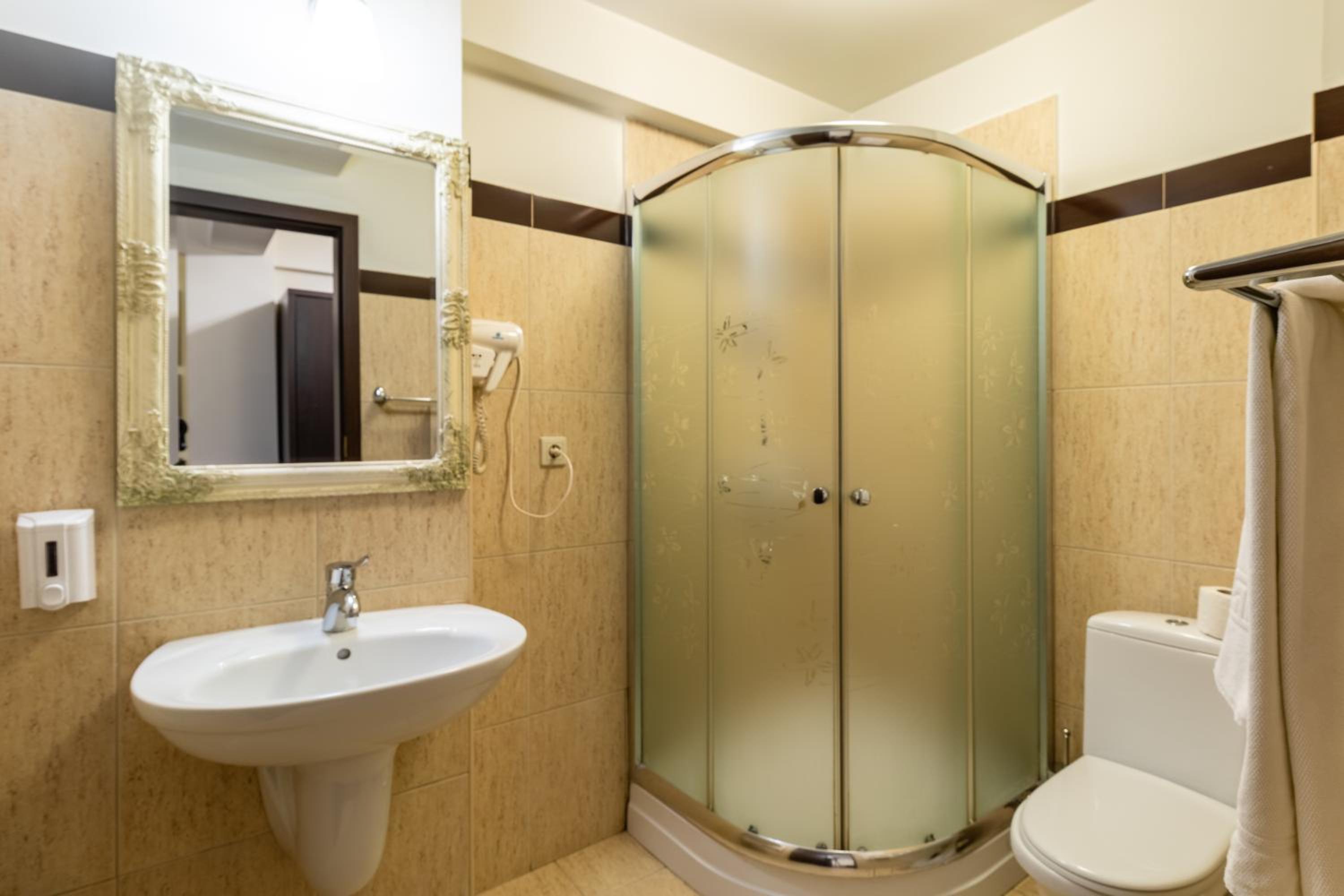 Double or Twin Room photo 3
