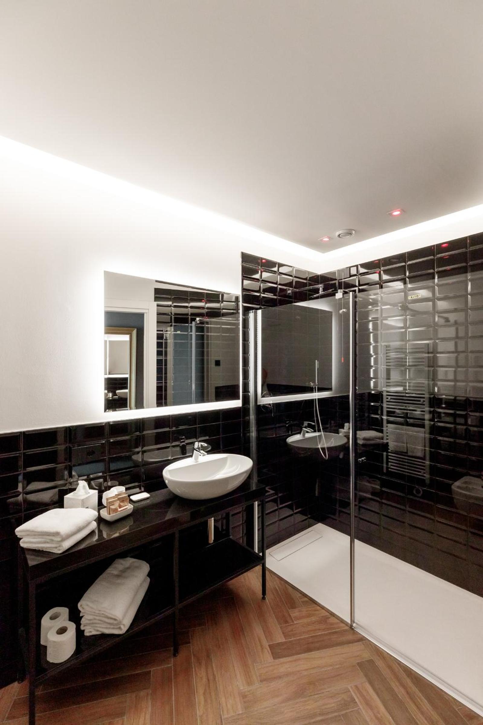 Suite with Lake View photo 3