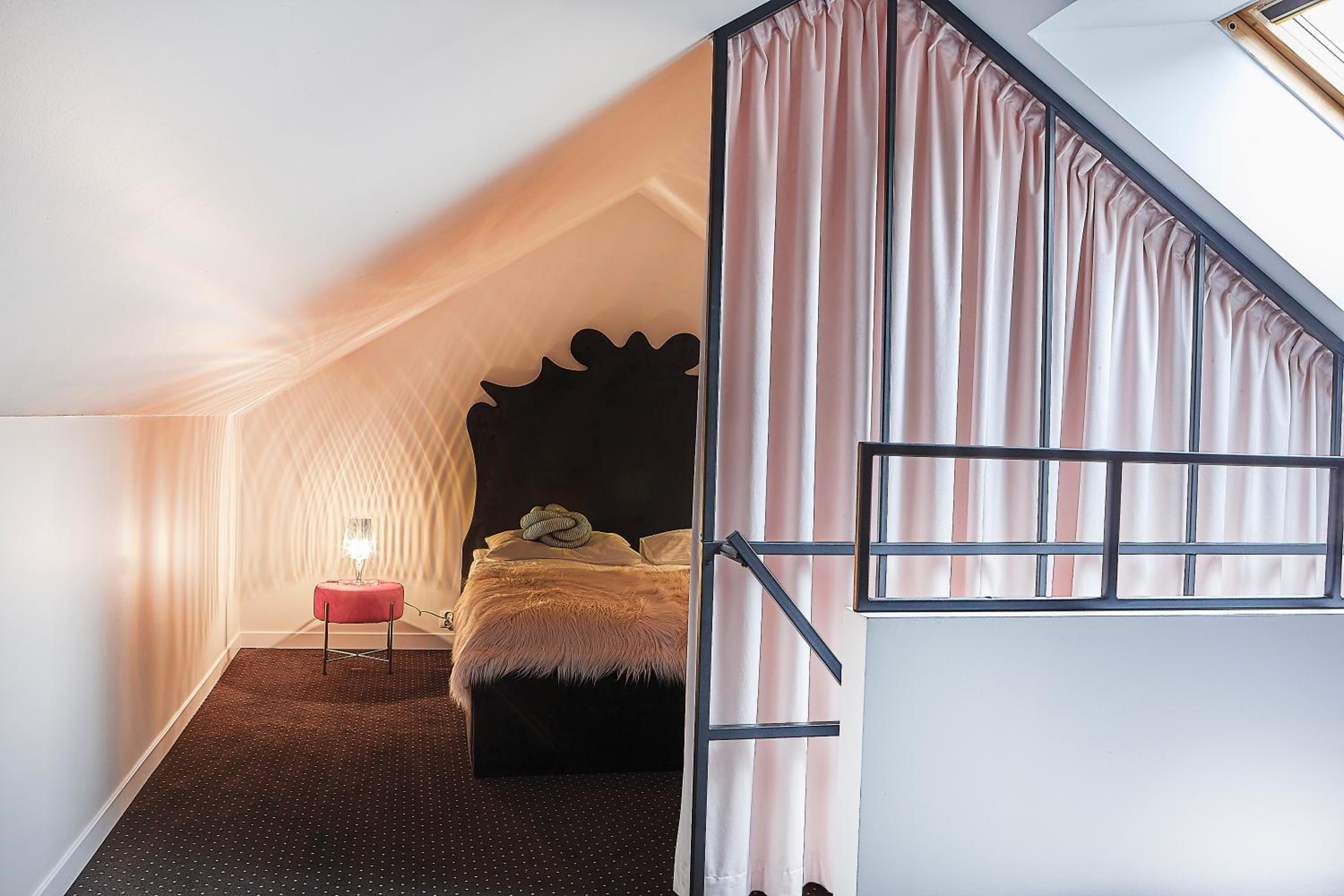Deluxe Double or Twin Room with Balcony - Photo 5