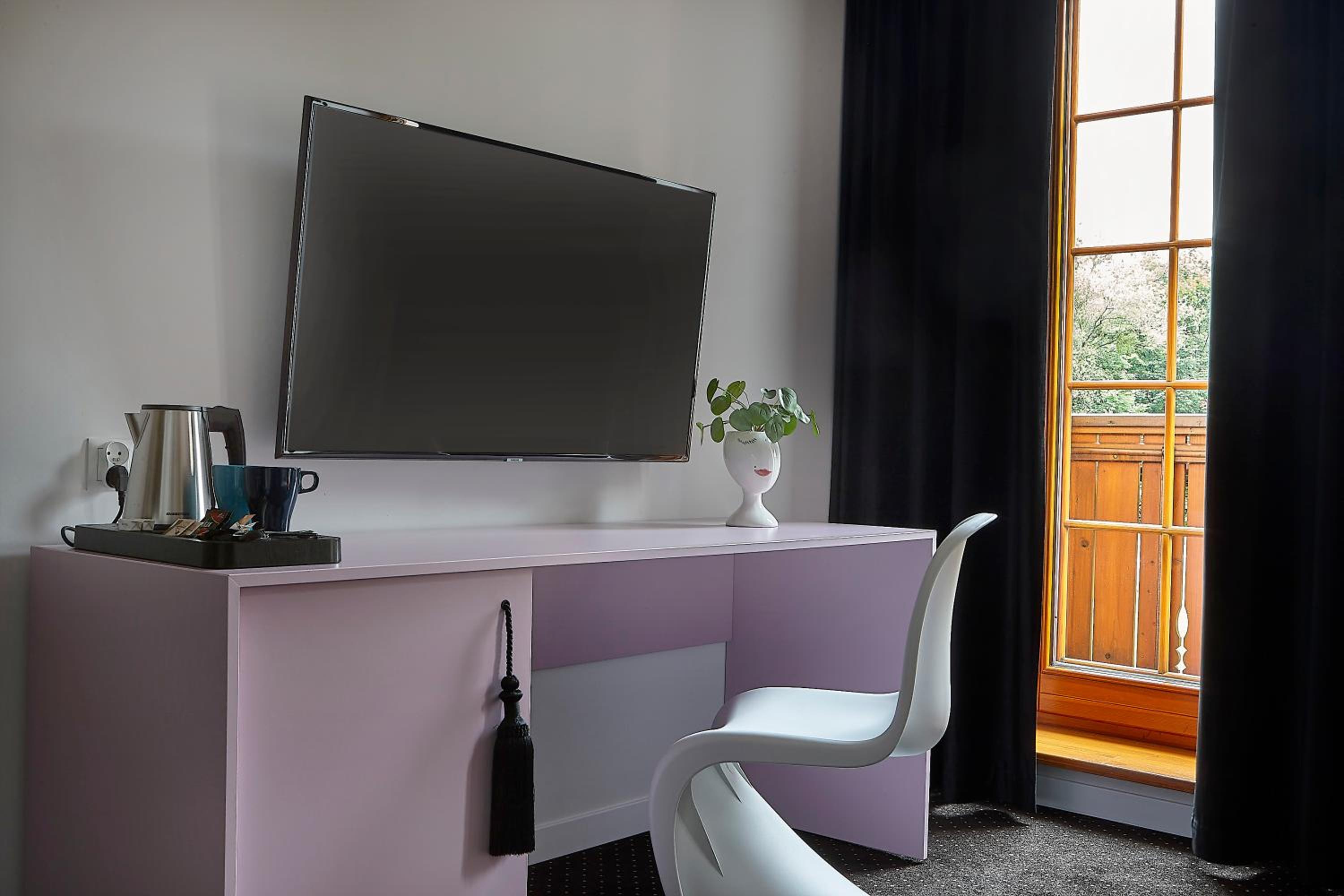 Deluxe Double or Twin Room with Balcony - Photo 1