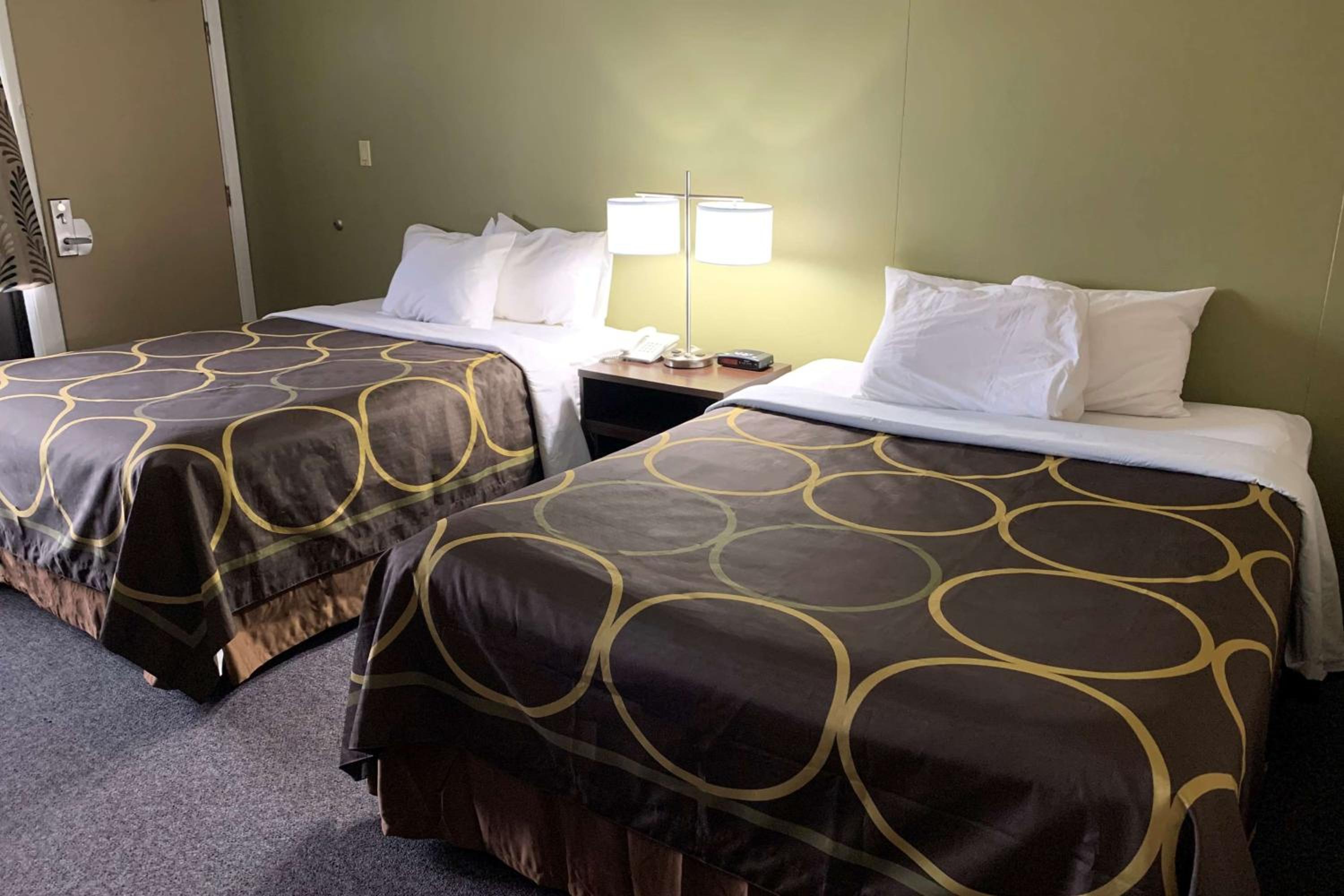 Queen Room with Balcony - Second Floor/Non-Smoking