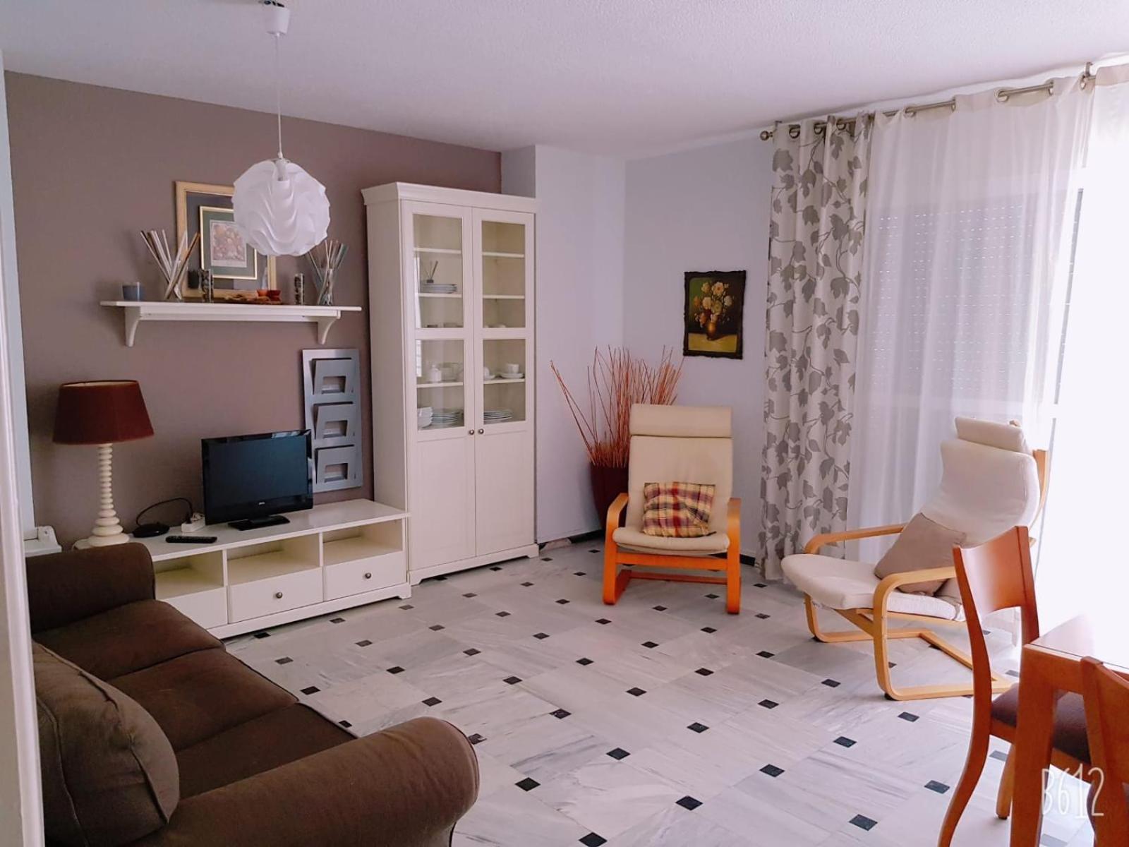 Apartamento con vista a la piscina