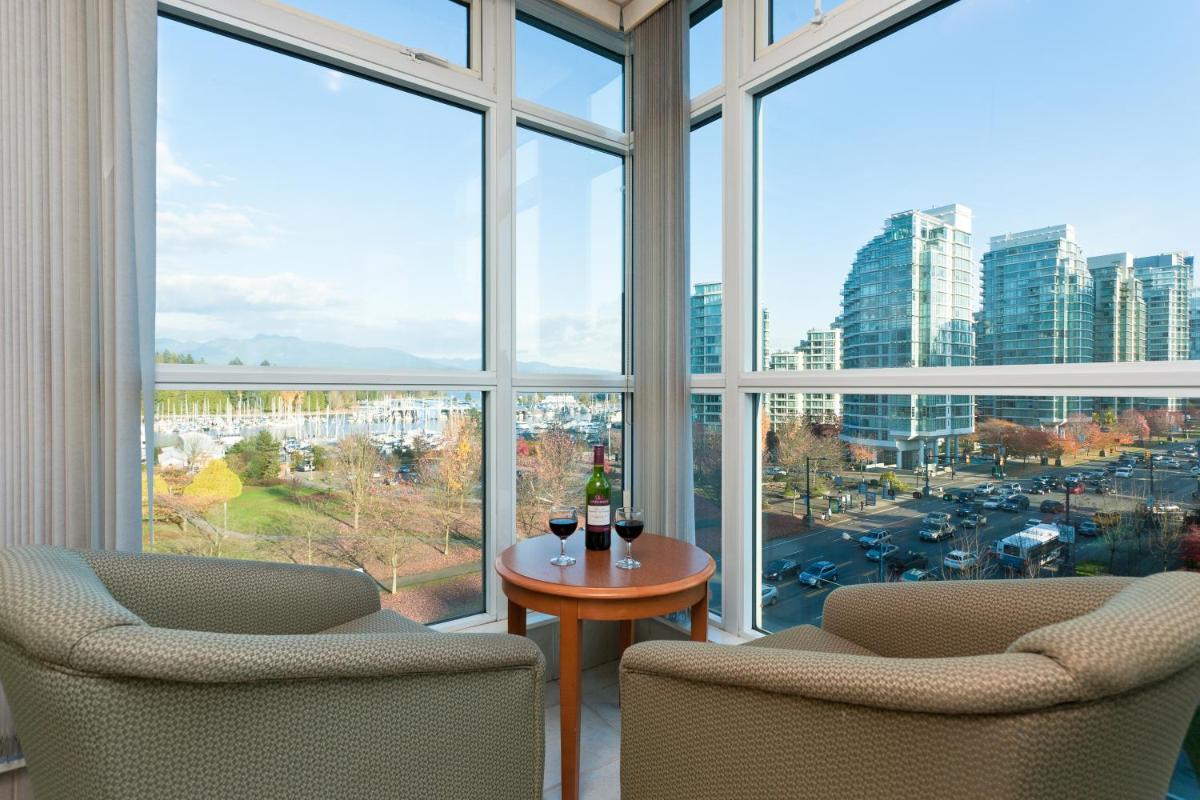 One-Bedroom Apartment with Ocean View photo 3