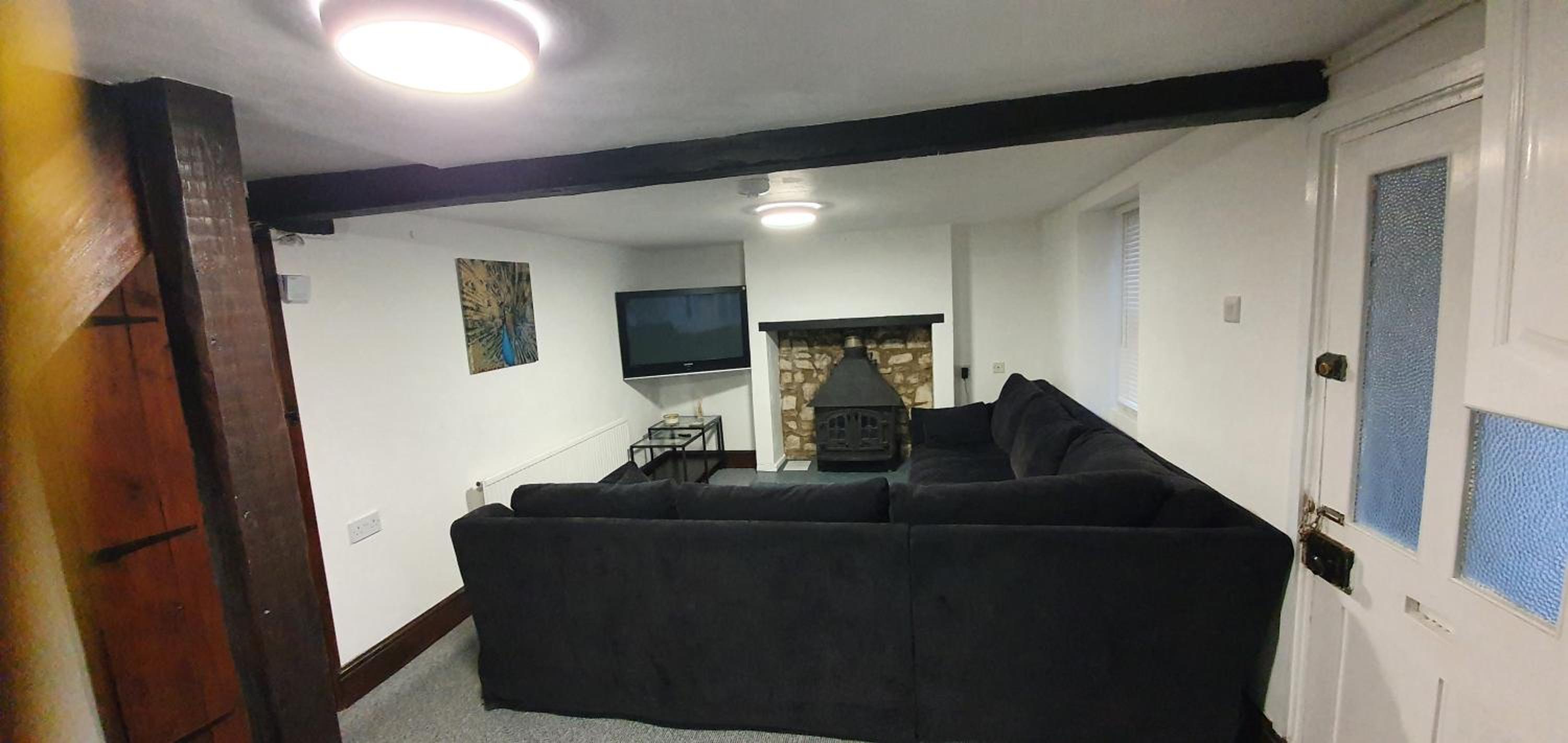 Four-Bedroom House photo 3
