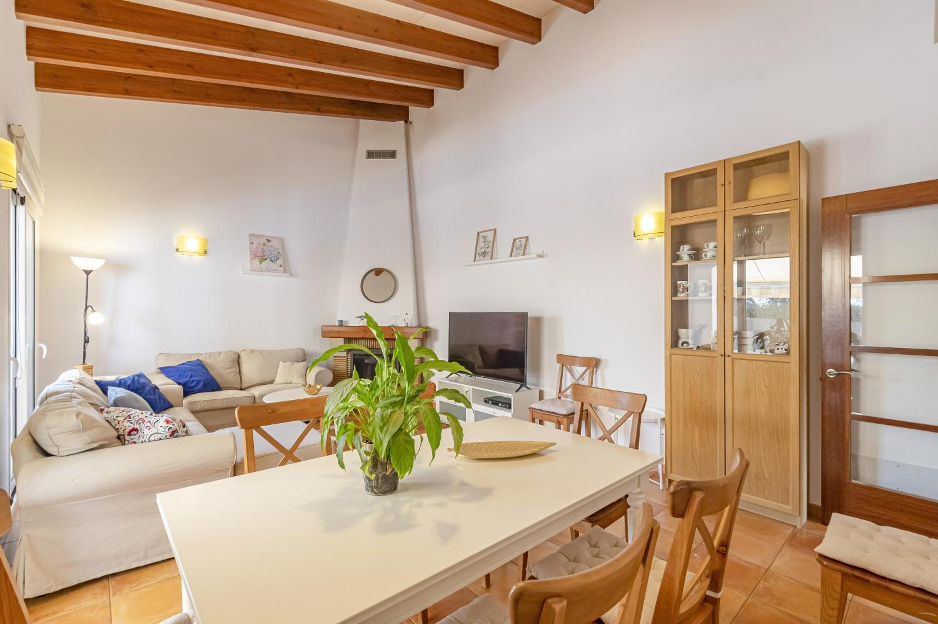 Villa photo 2