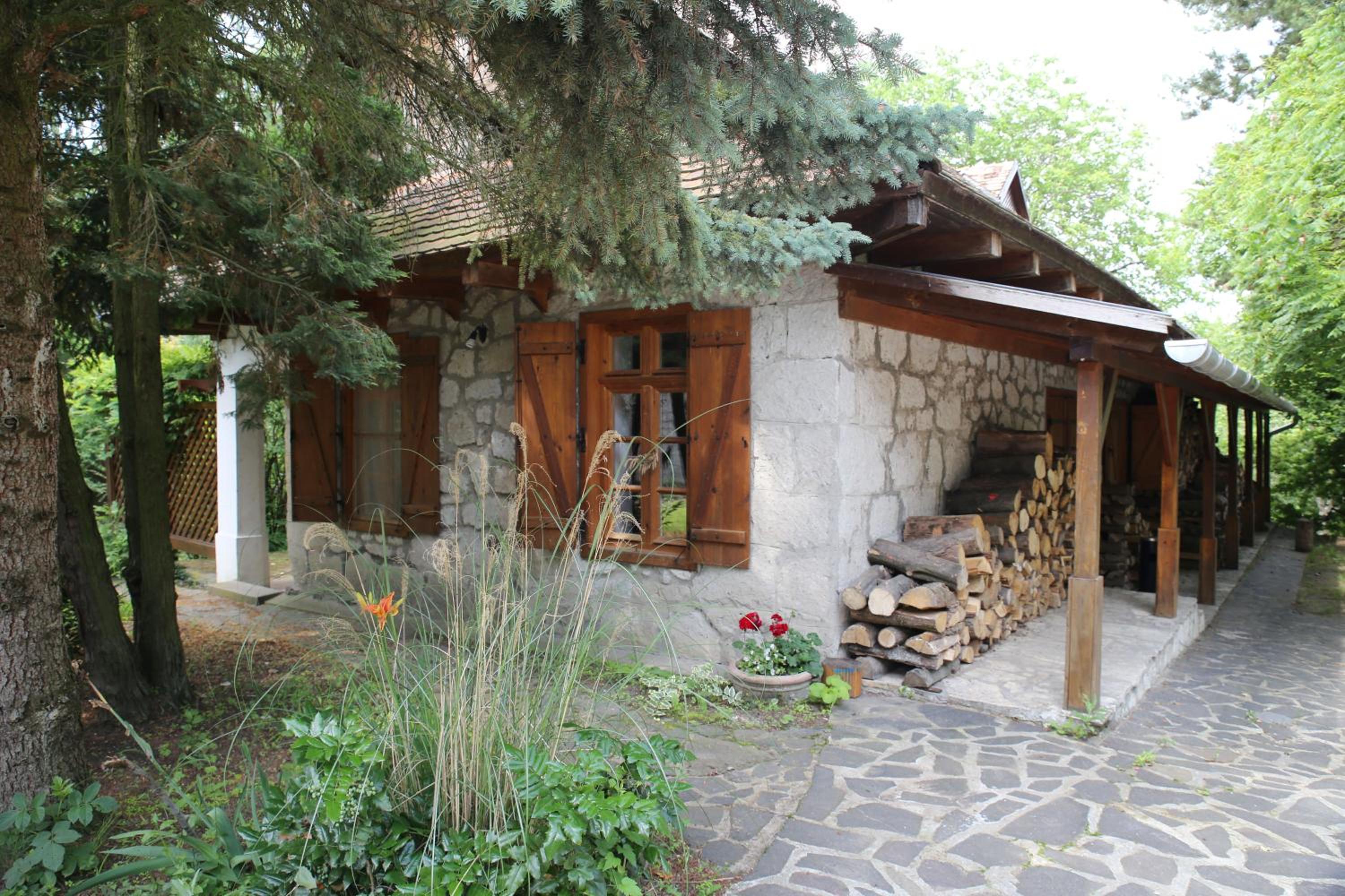Three-Bedroom House - Photo 3